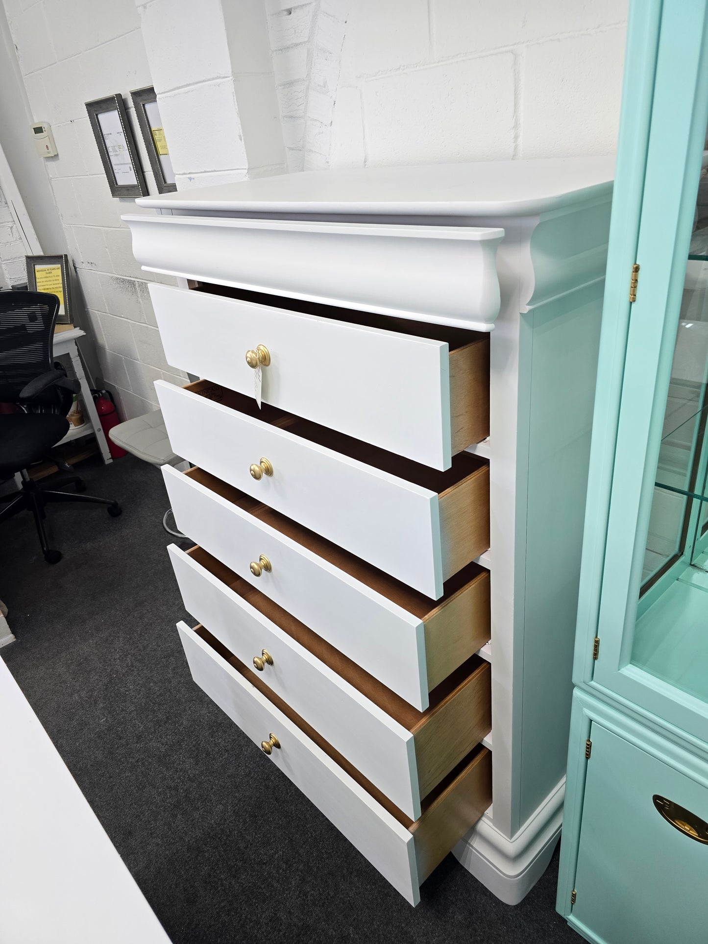 Kincaid solid wood white chest
