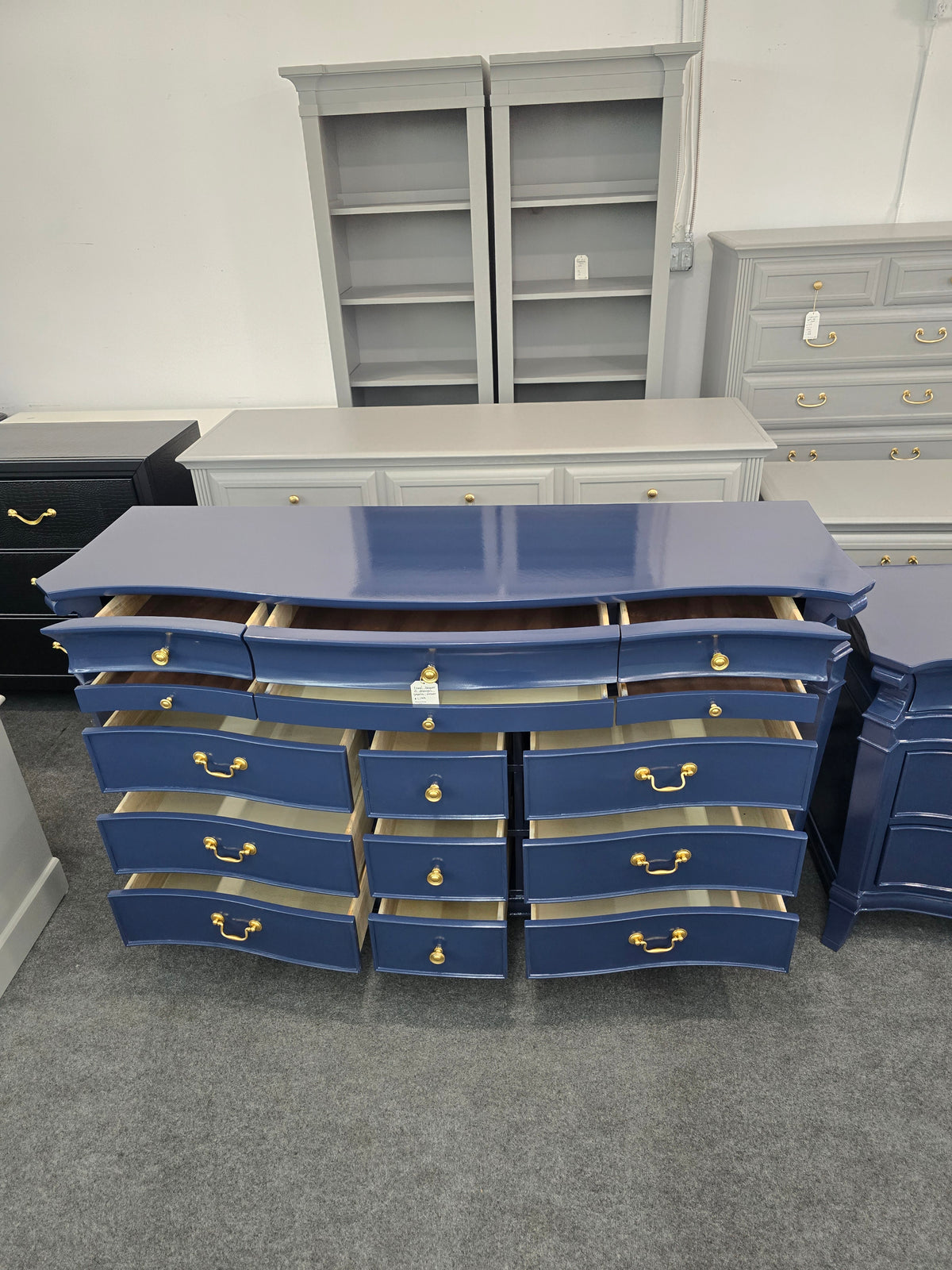 Naval lacquered 15 drawers dresser