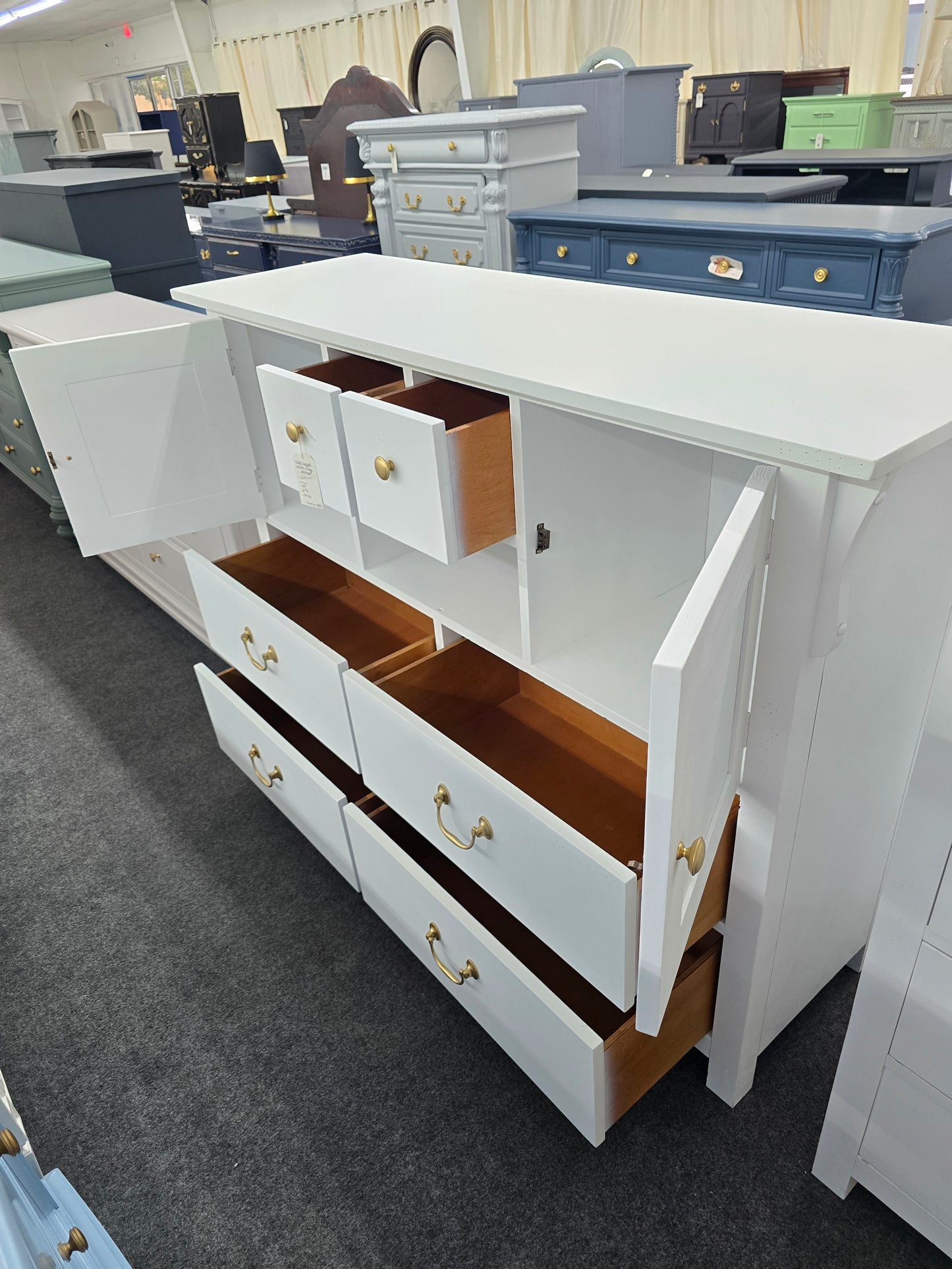 Solid wood white 6 drawers 2 doors white dresser