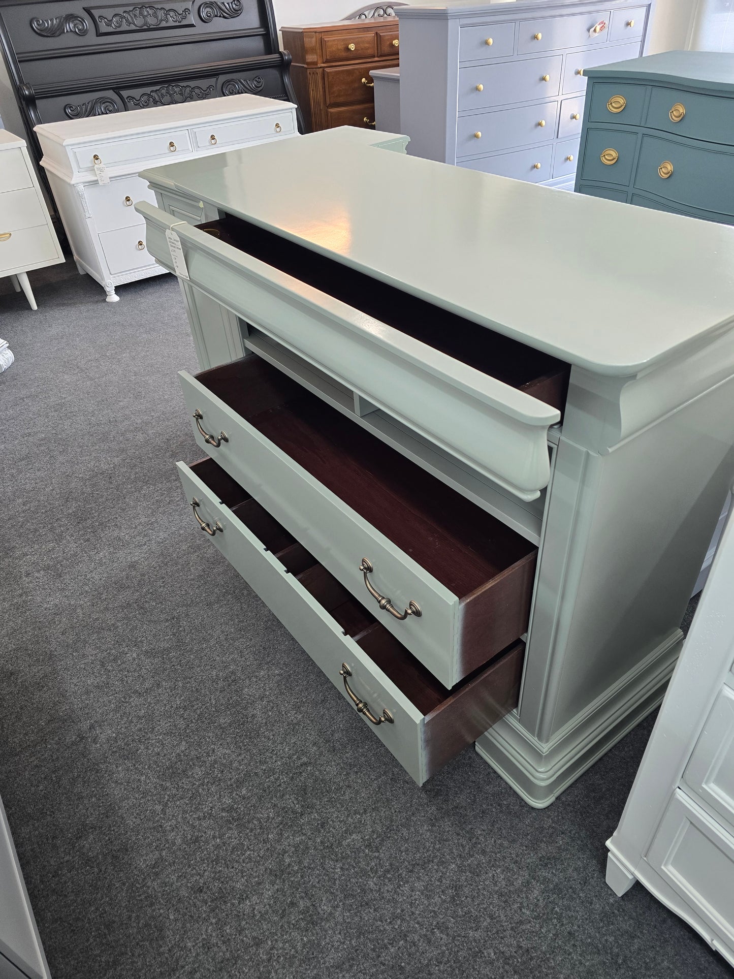 Minty green lacquered Havertys dresser/stand
