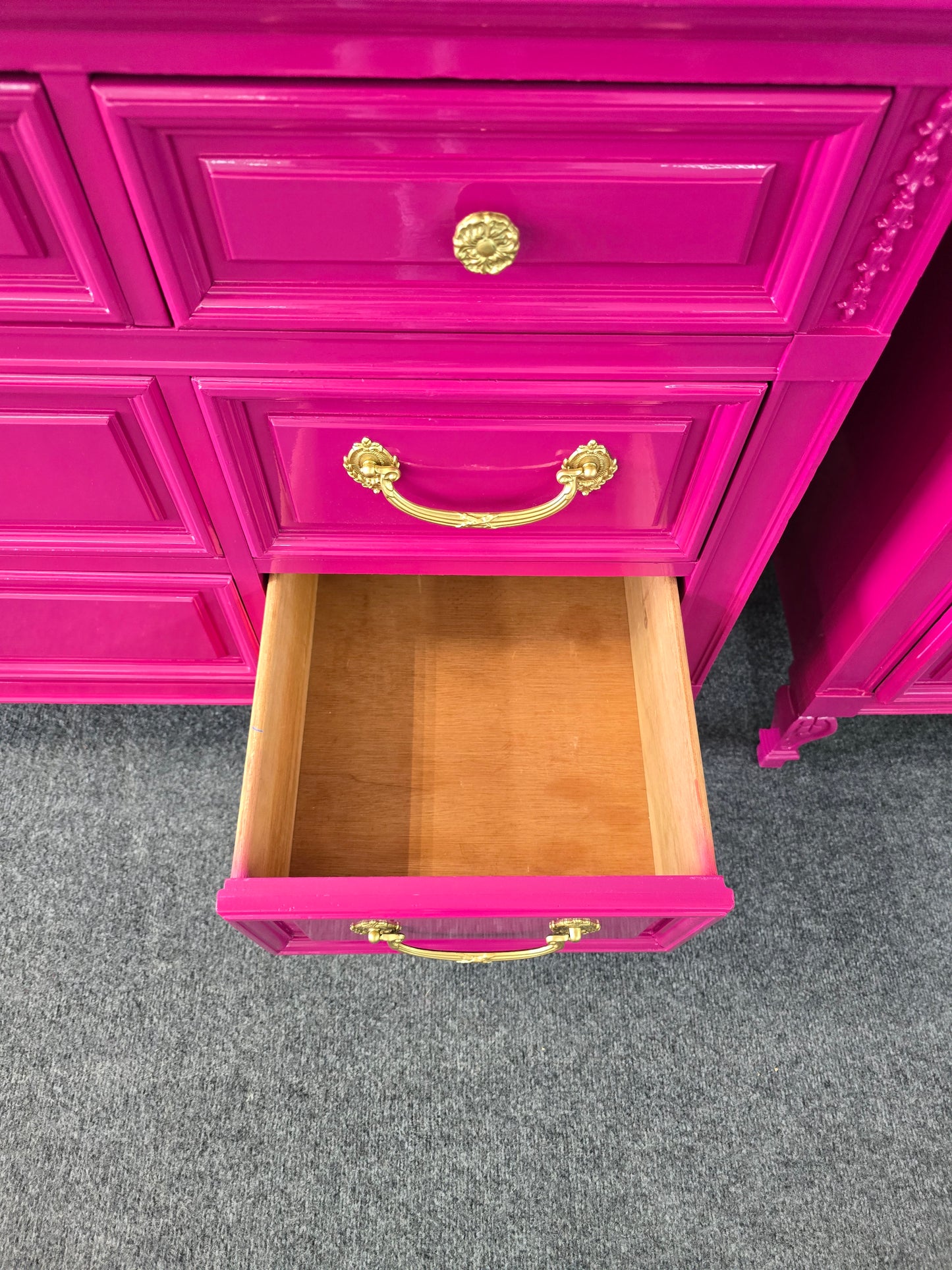 Dixie Regency lacquered high gloss dresser