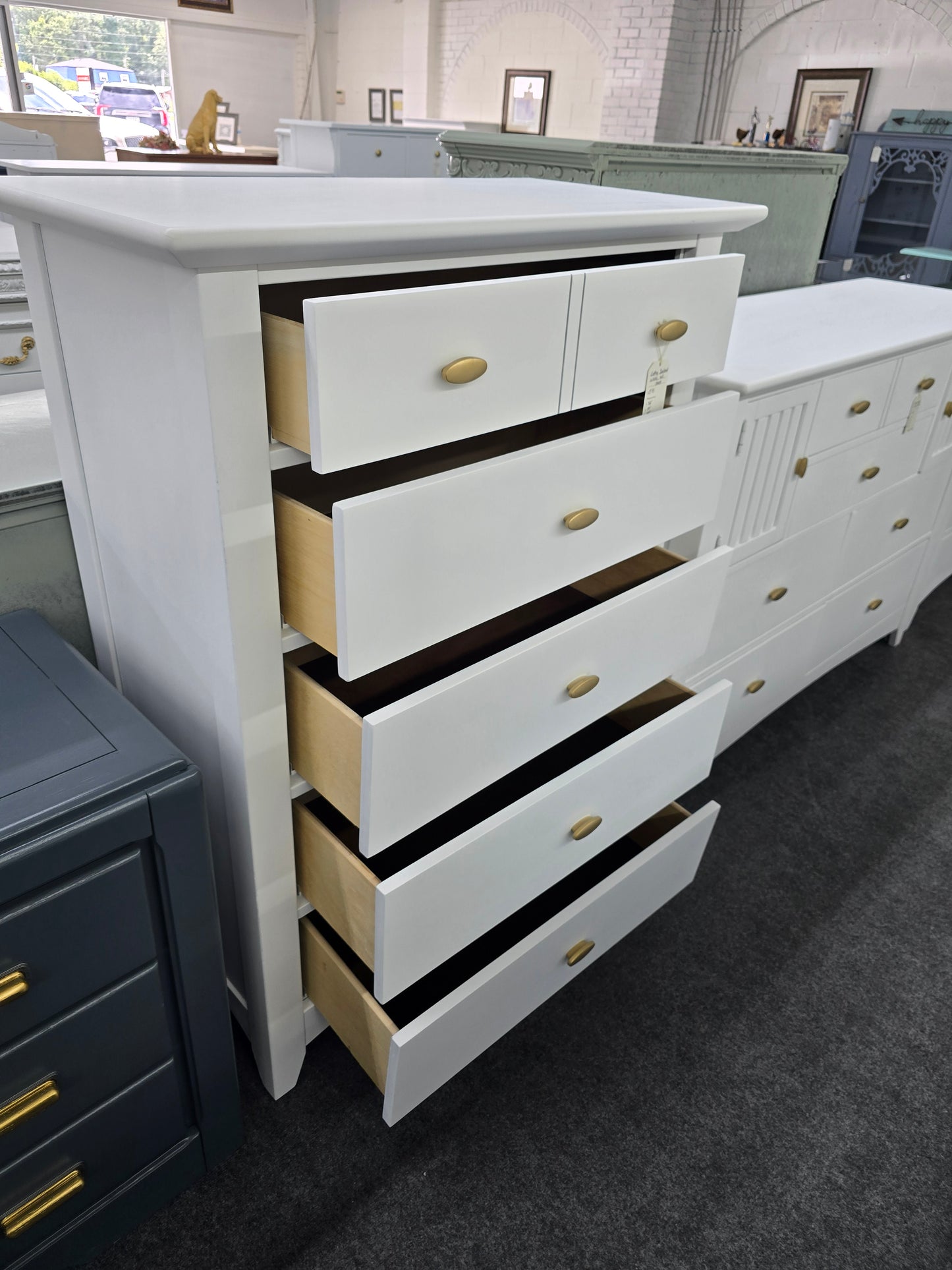 Kathy Ireland tall white chest