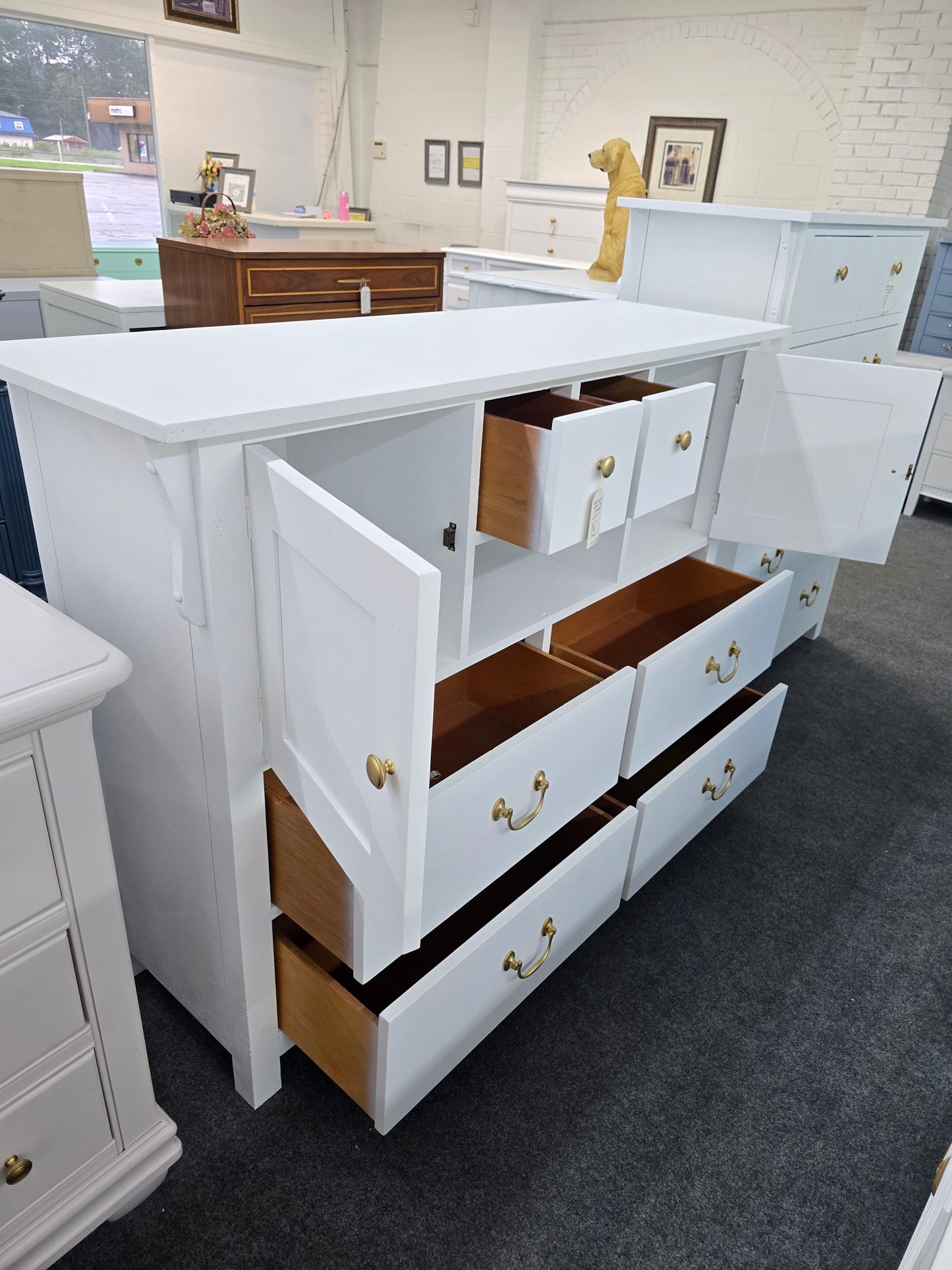 Solid wood white 6 drawers 2 doors white dresser