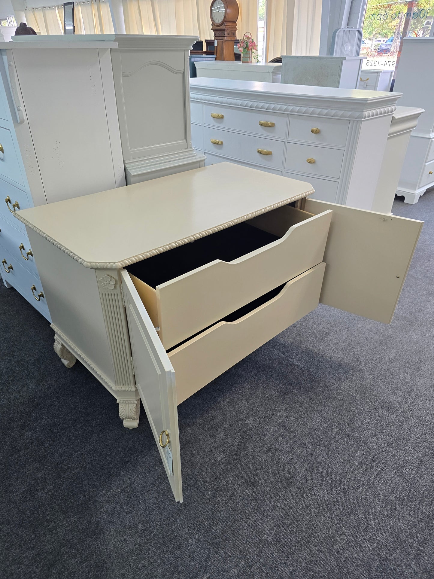 Riviera 2 drawers beige dresser