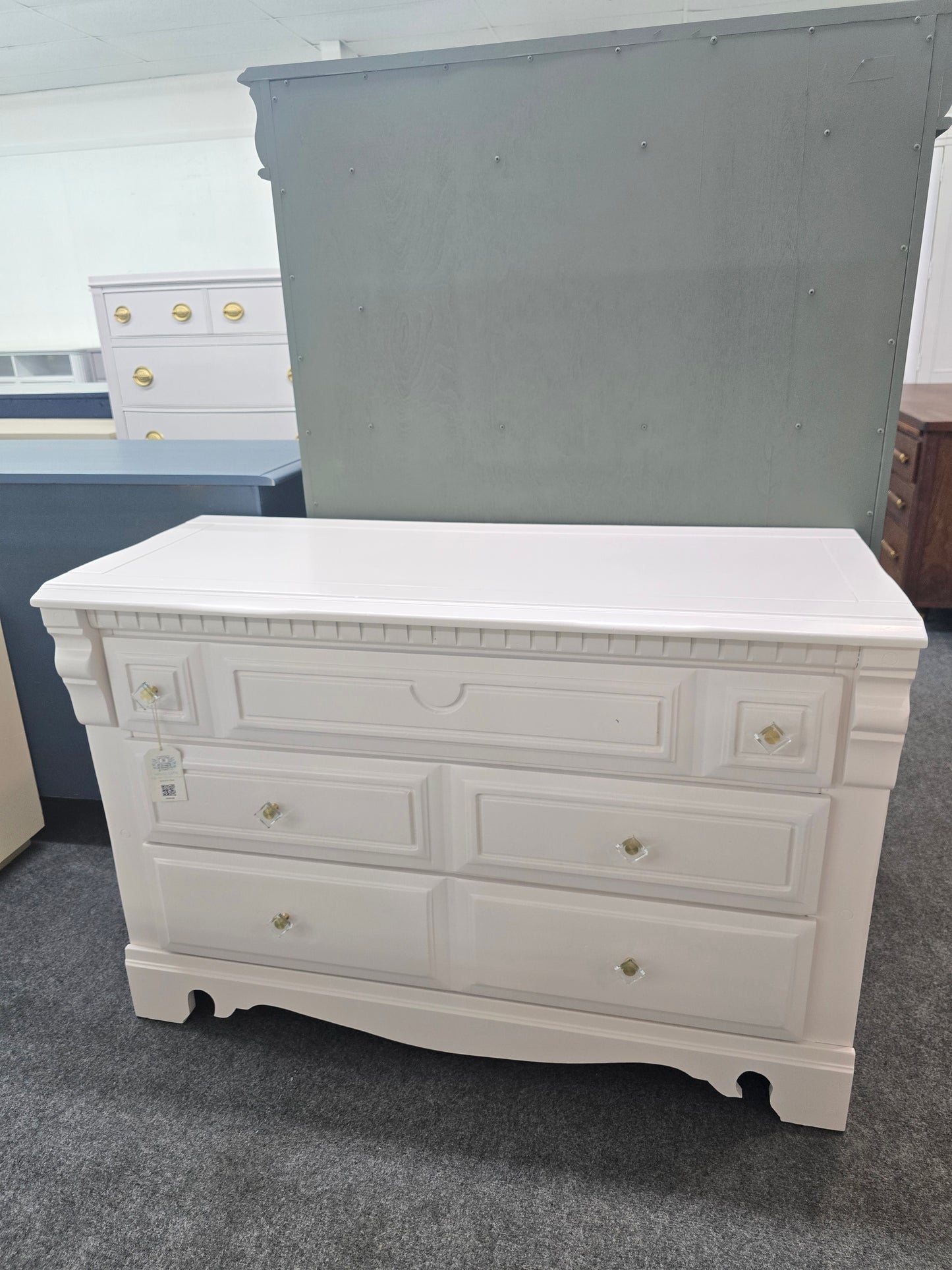 Vintage pale pink 3 drawers dresser