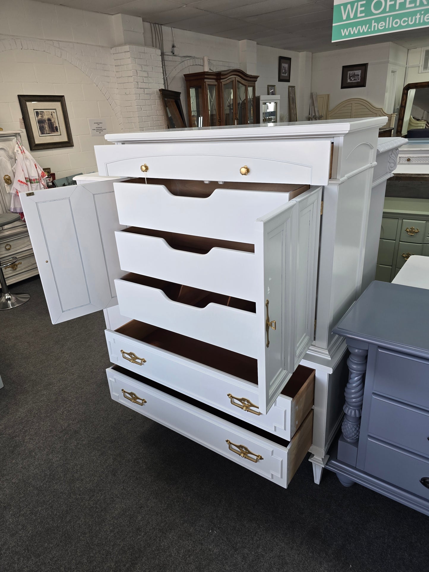 Thomasville Regency white lacquered chest