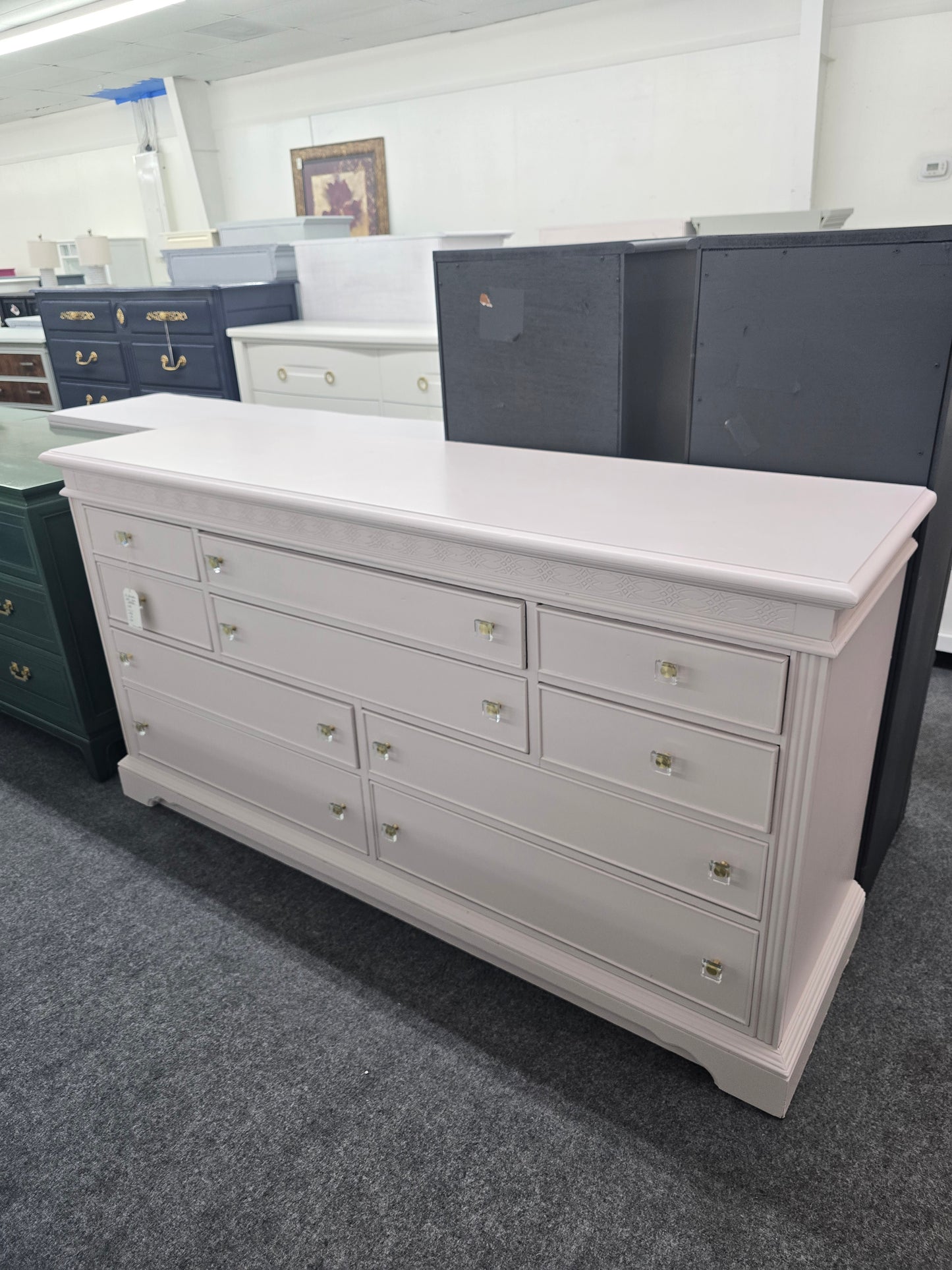 10 drawers pale pink dresser