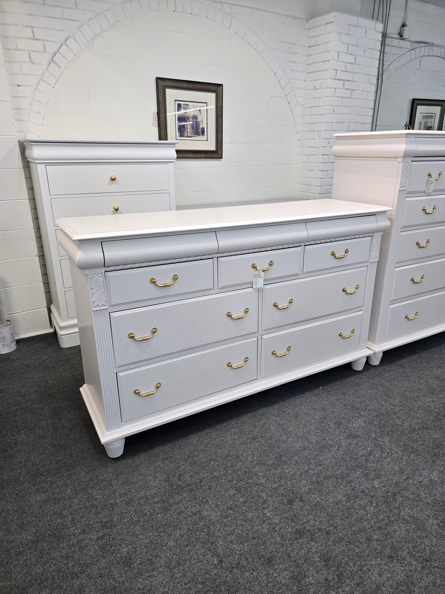 Beautiful pale pink 10 drawers dresser