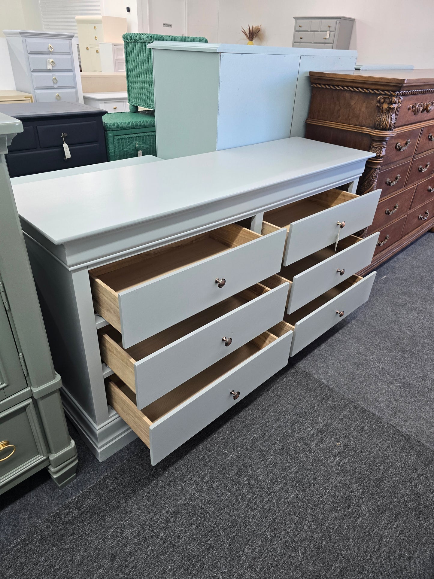 6 drawers gray dresser