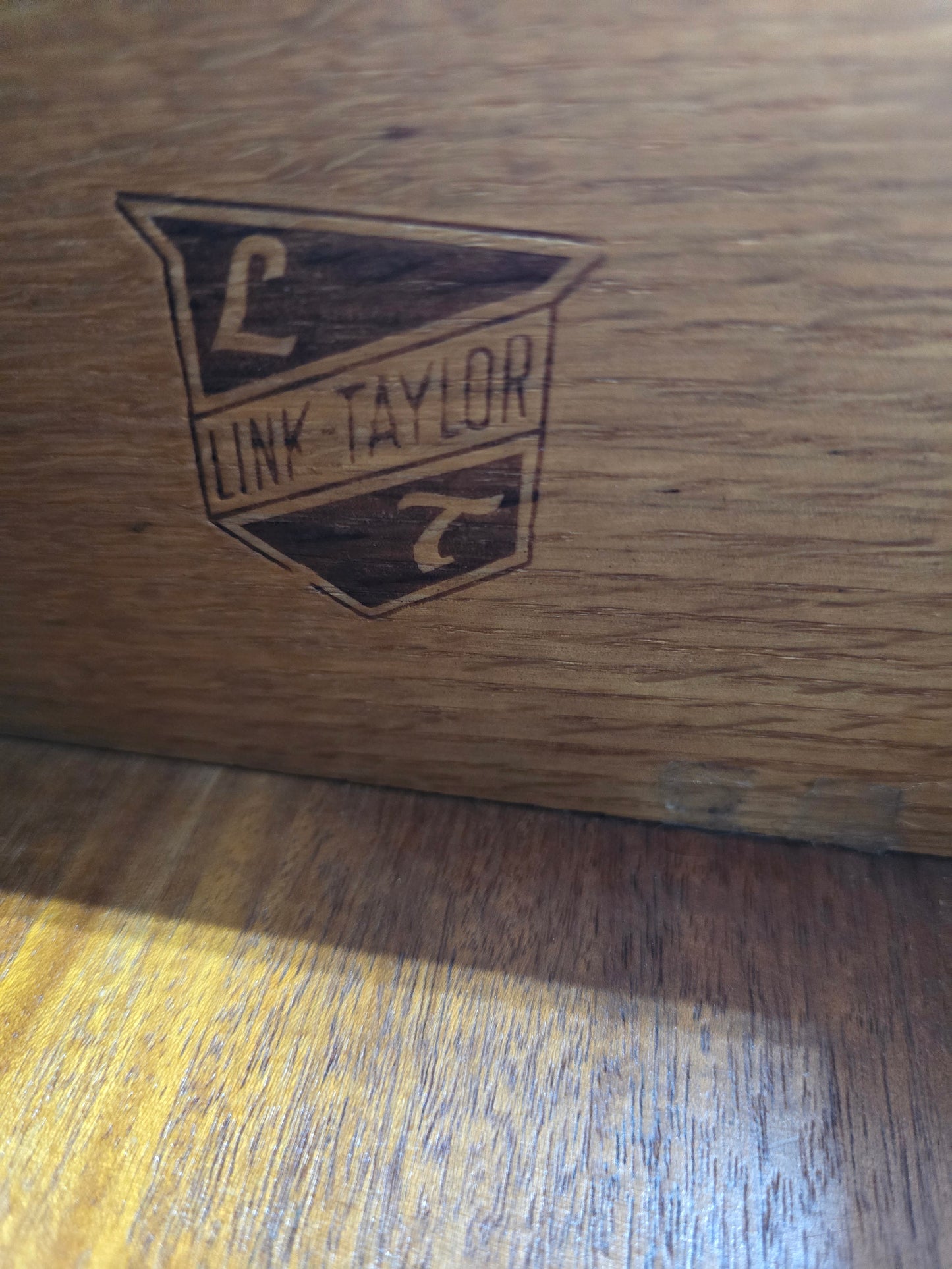 Link Taylor inkwell dresser