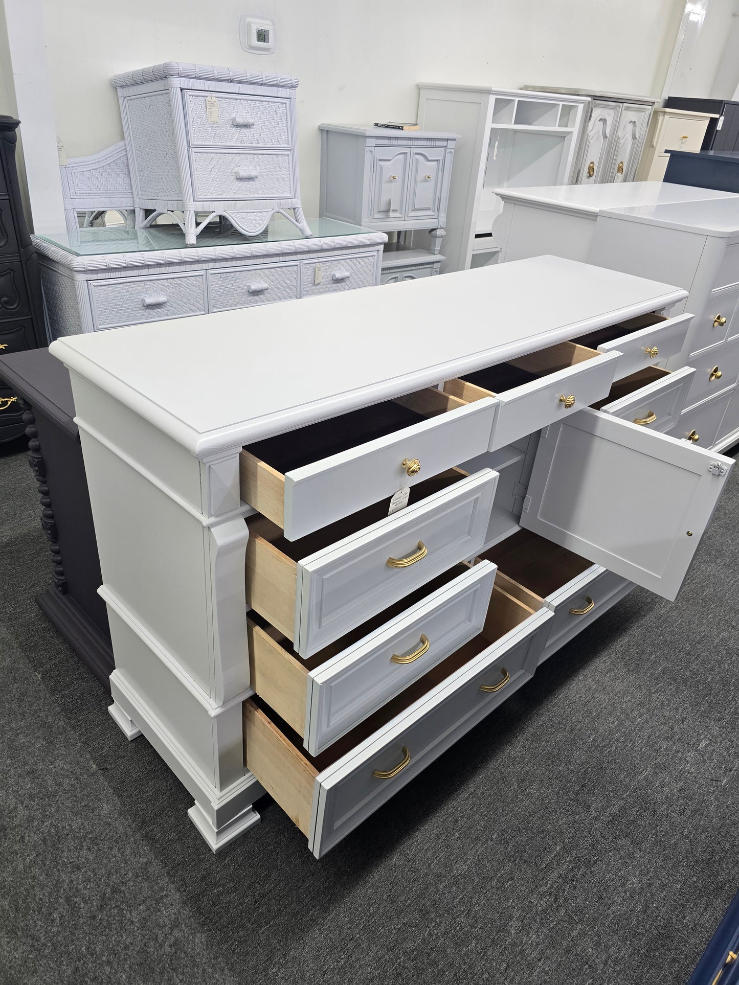 9 drawers 1 door icy dresser