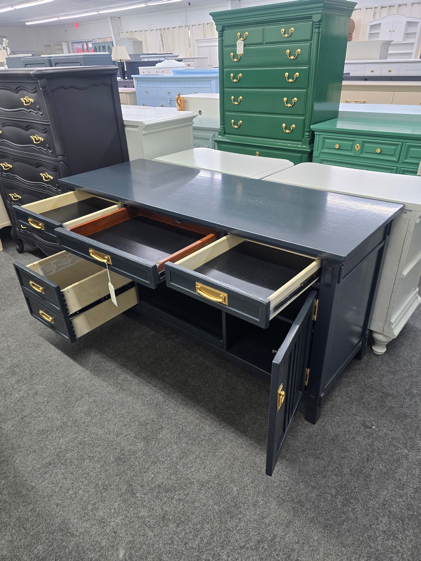 Inkwell lacquered media center