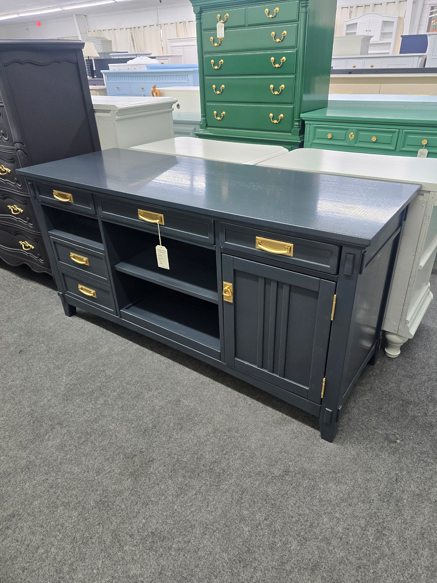 Inkwell lacquered media center