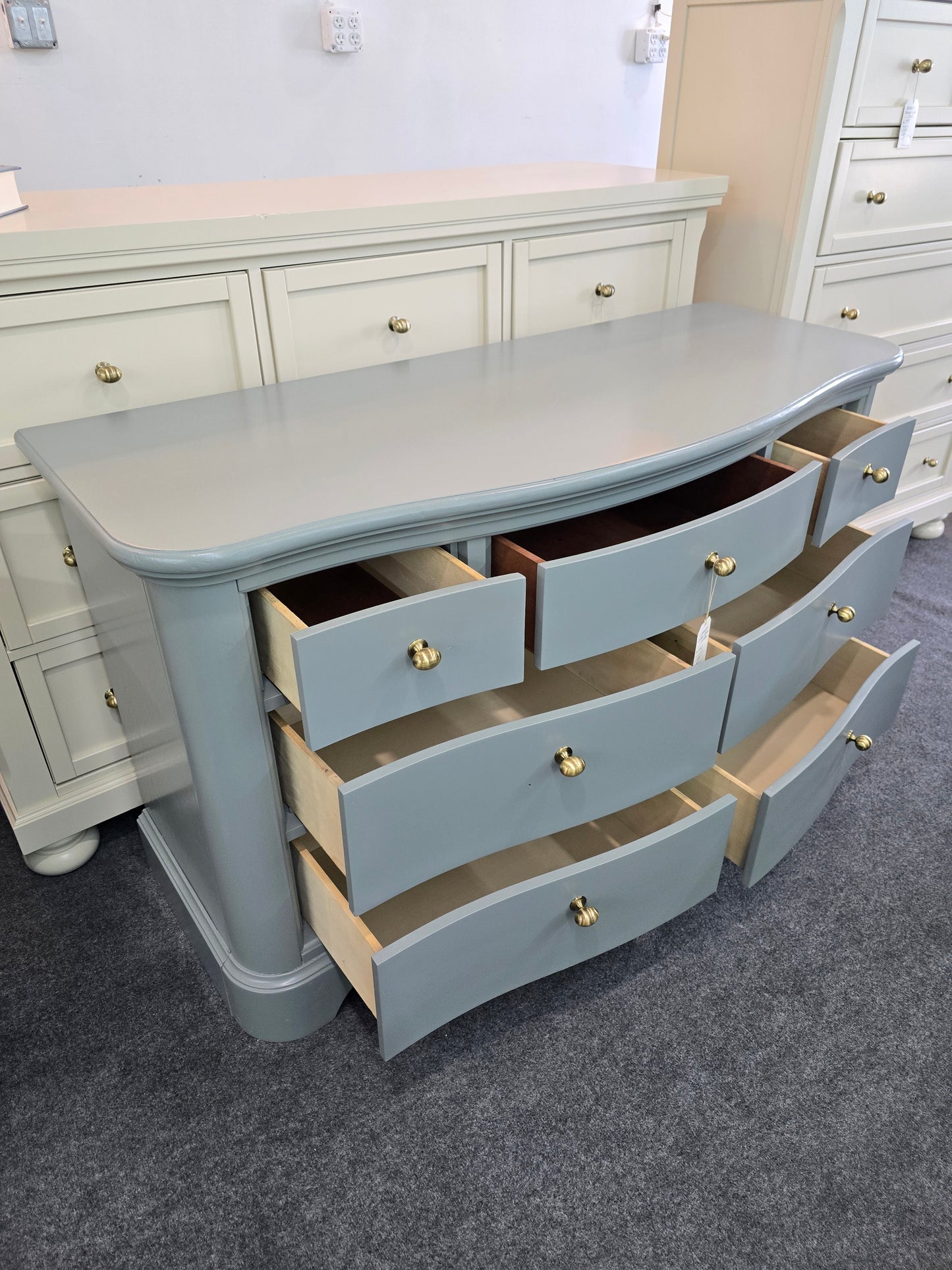 7 drawers green gray dresser