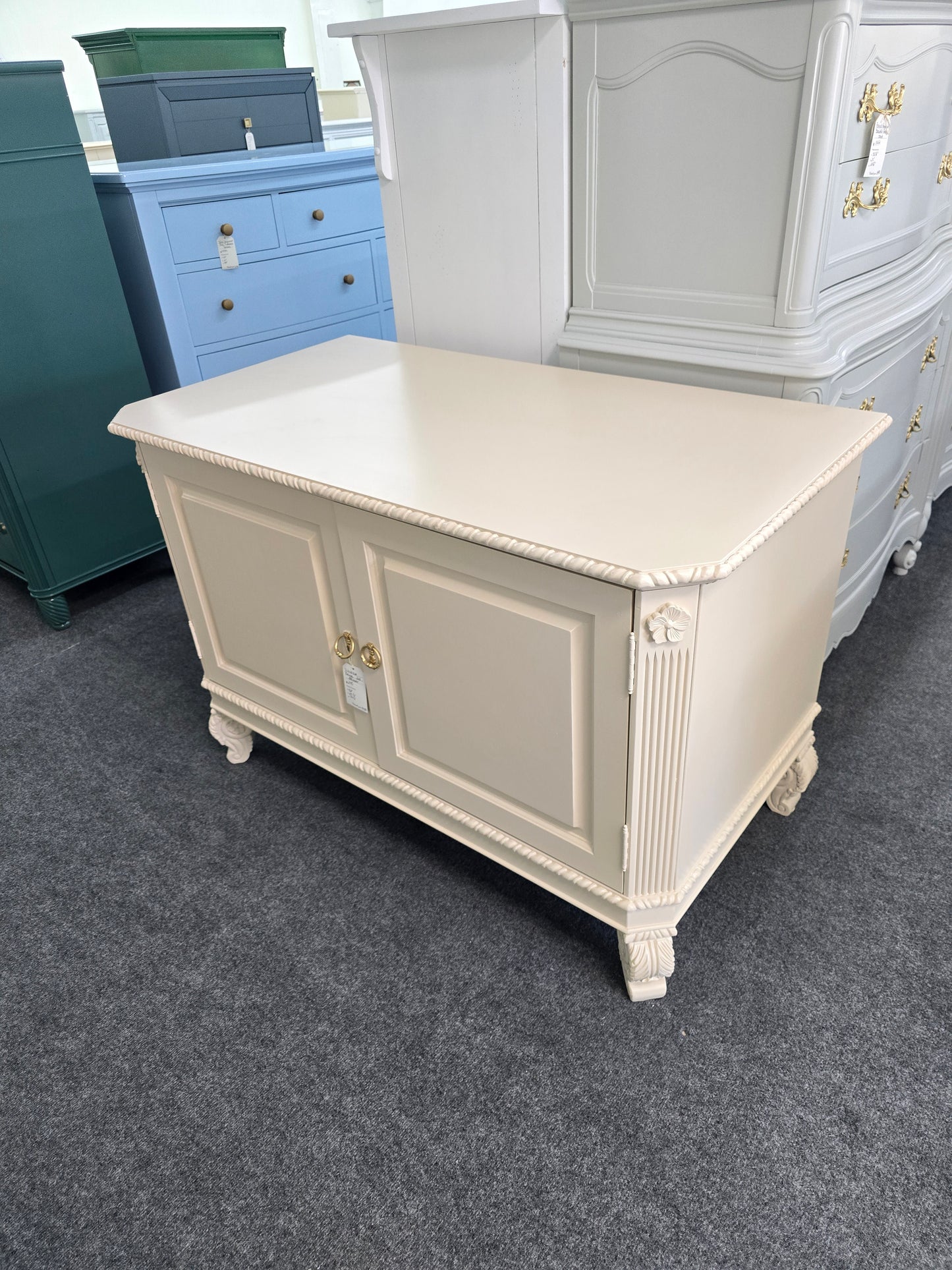 Riviera 2 drawers beige dresser
