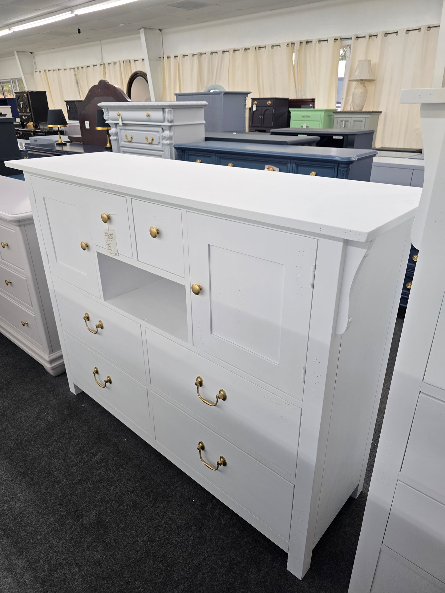 Solid wood white 6 drawers 2 doors white dresser