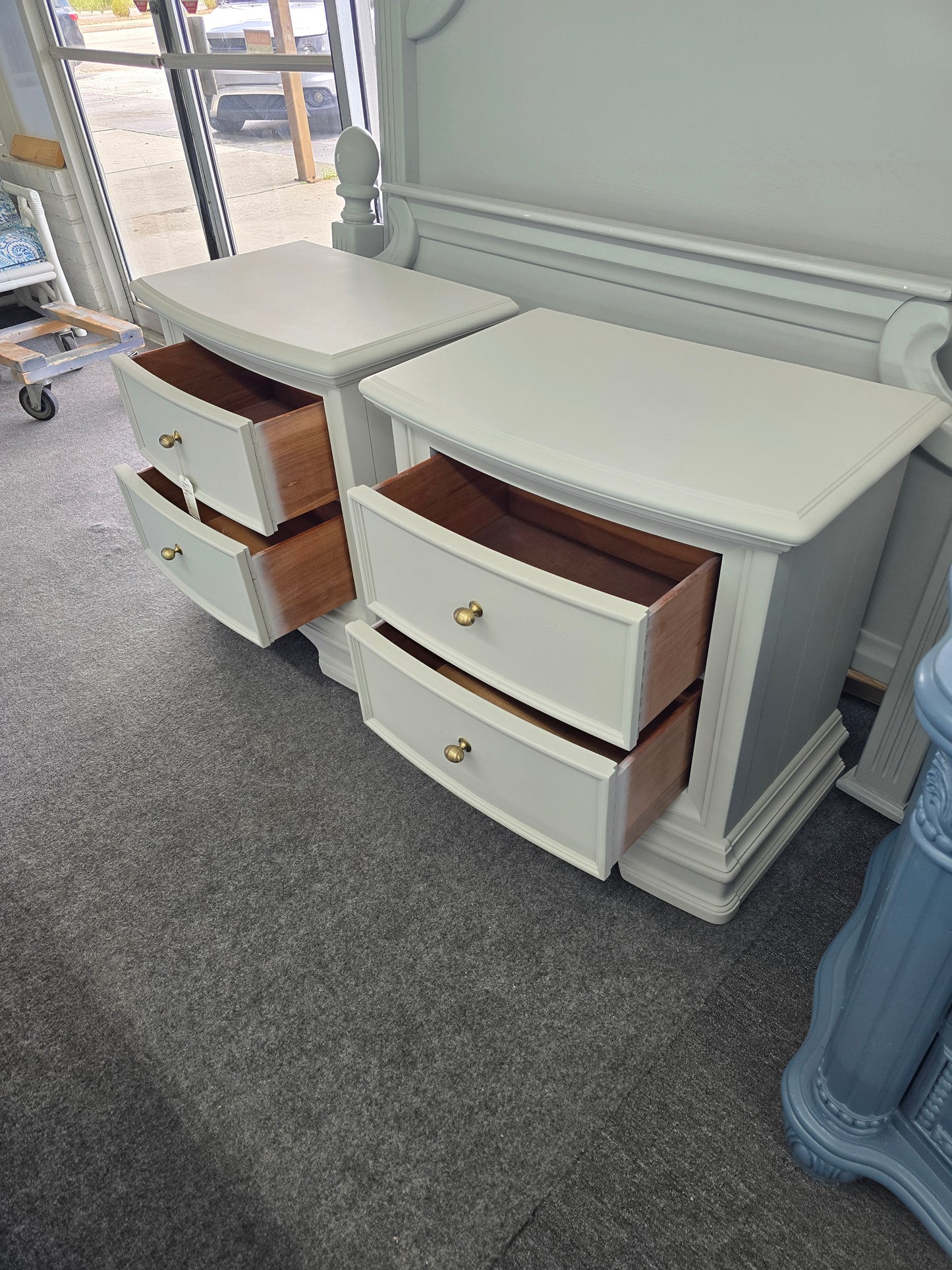 Light gray pair of nightstands