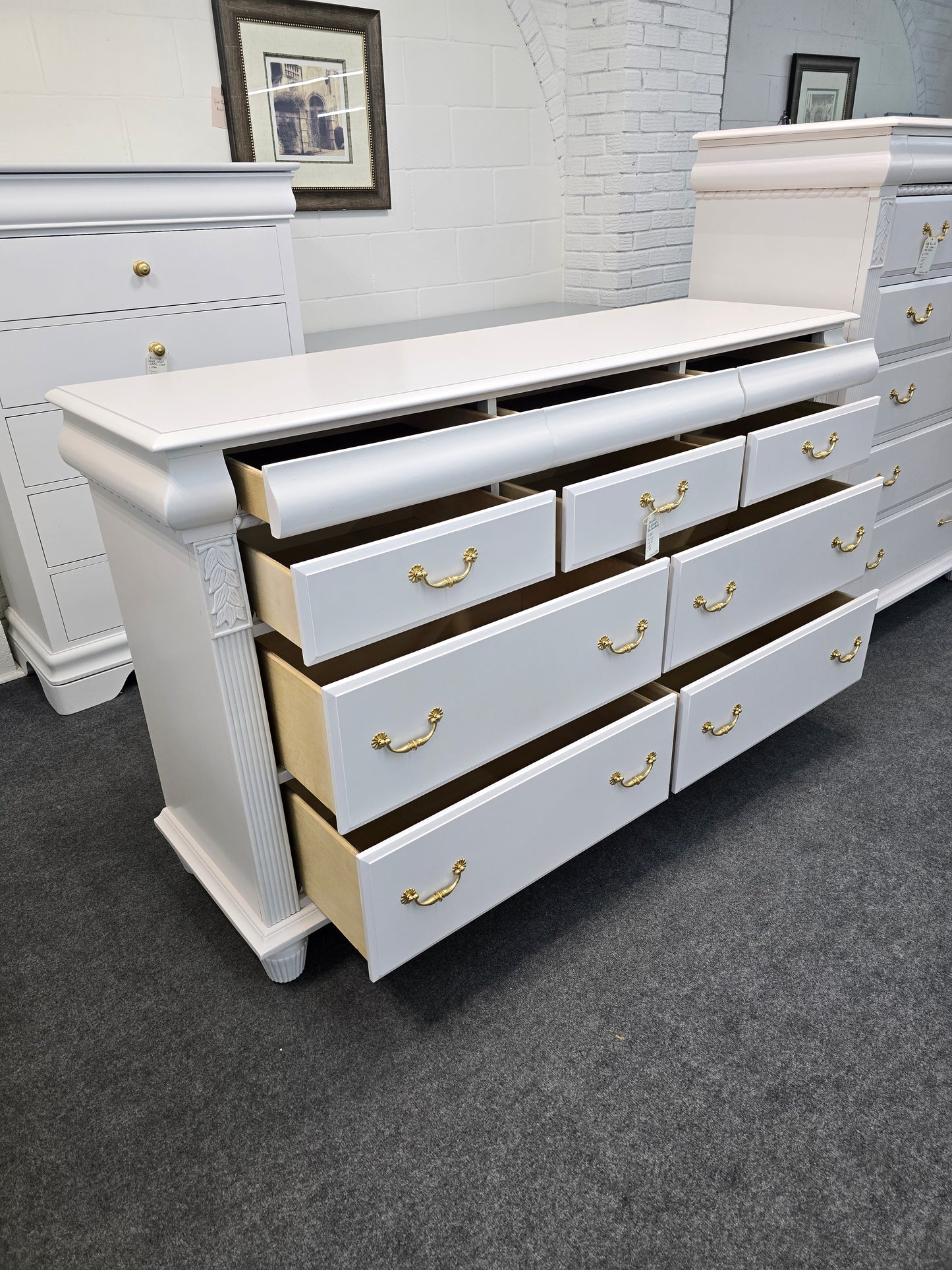 Beautiful pale pink 10 drawers dresser