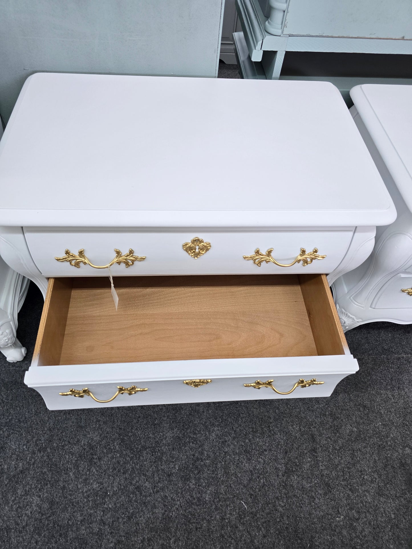 Century Louis XV french 2 matching nightstands