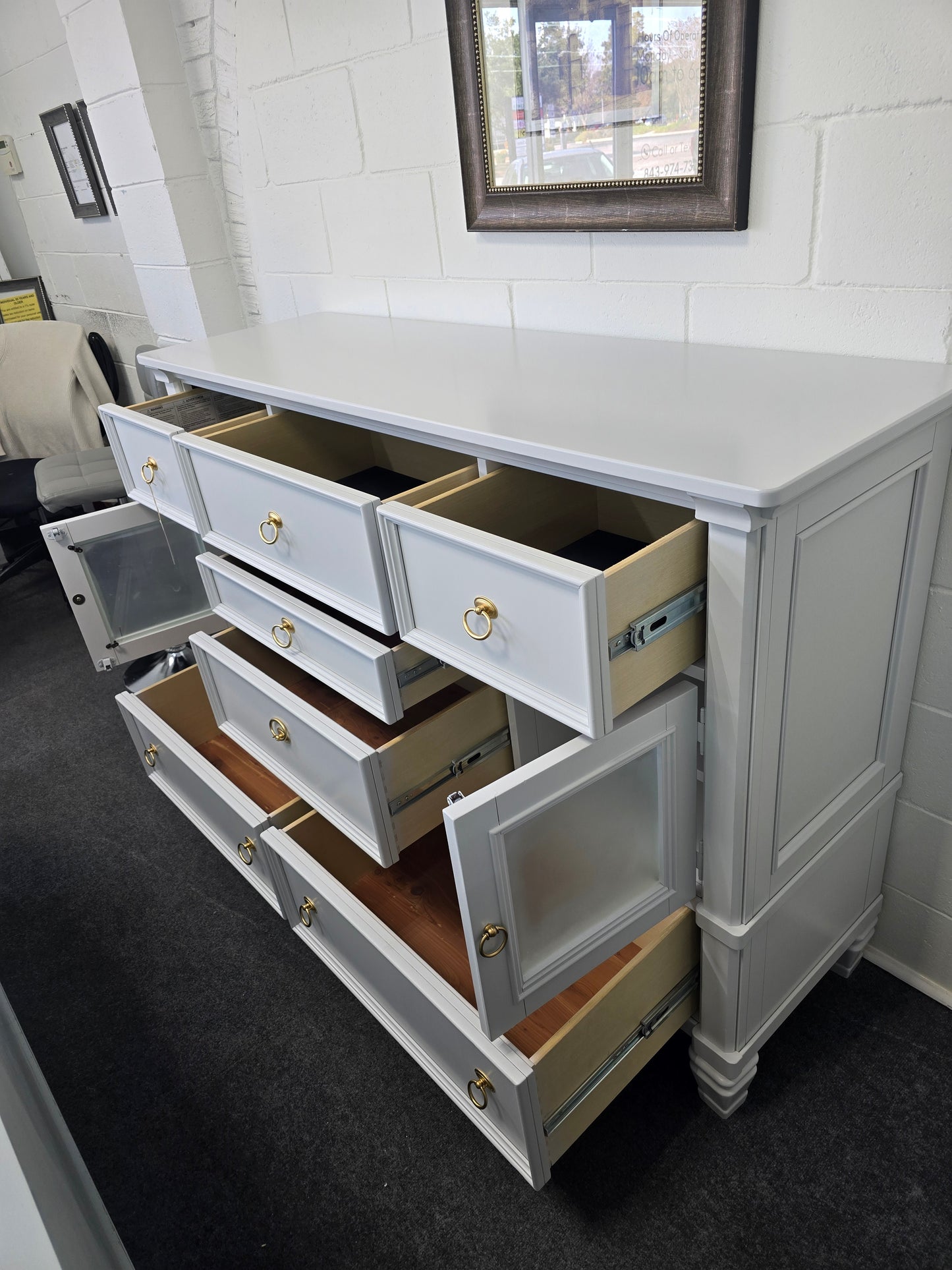 Icy lacquered 7 drawers 2 doors dresser