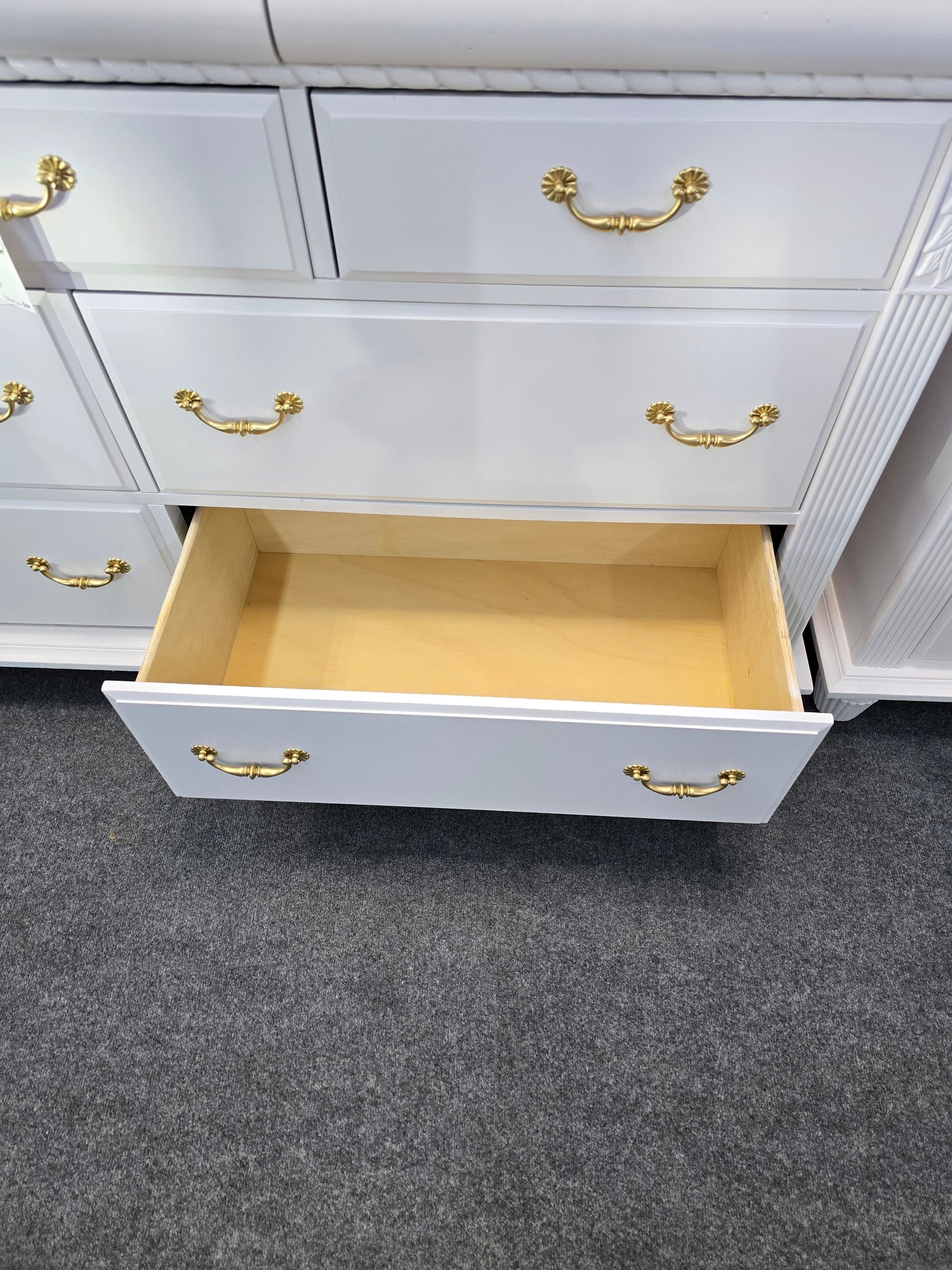 Beautiful pale pink 10 drawers dresser