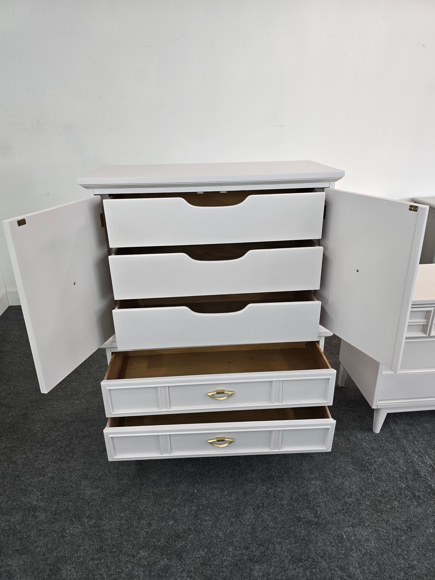 Dixie solid wood MCM chest