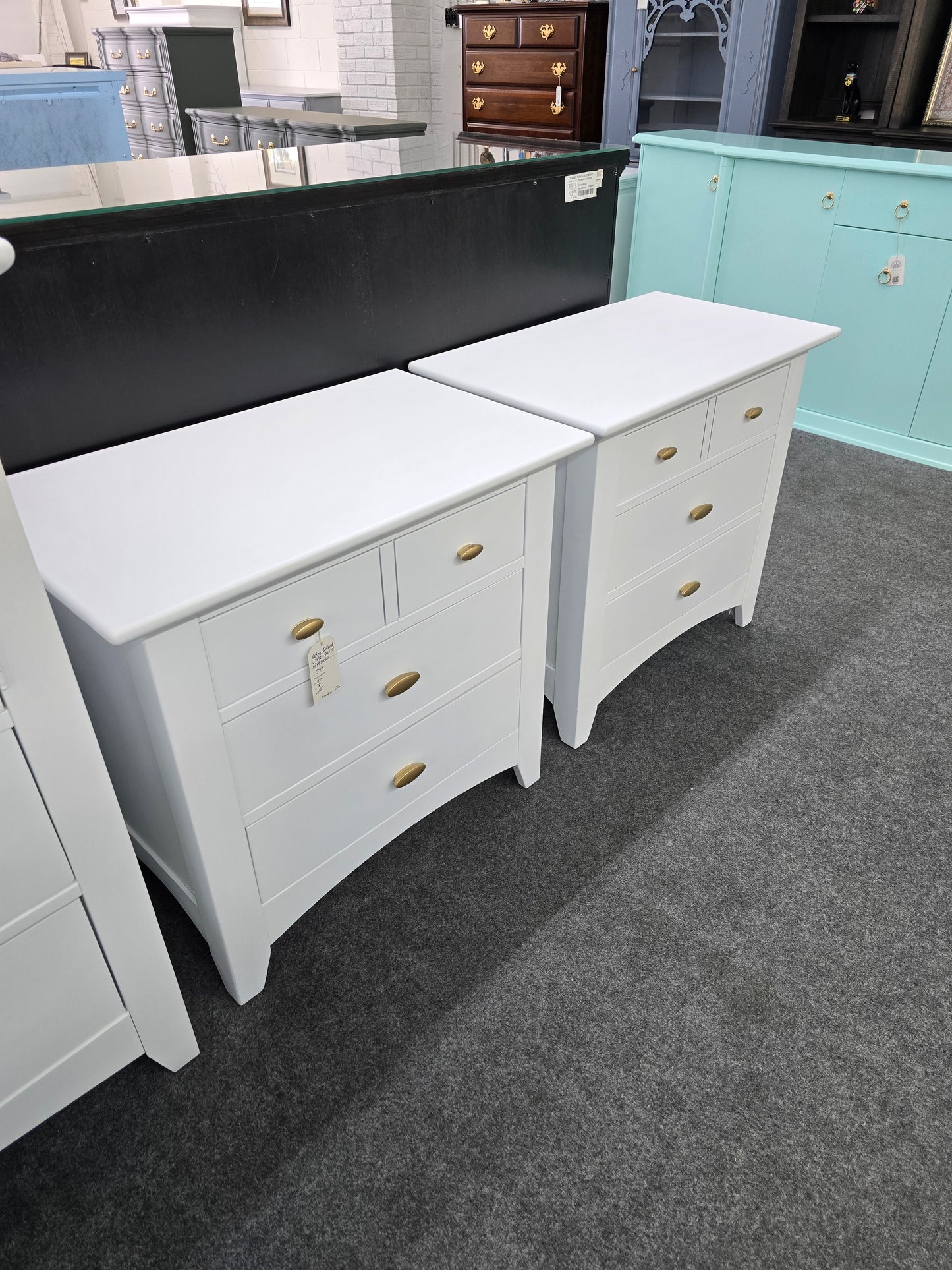 Kathy Ireland white pair of nightstands
