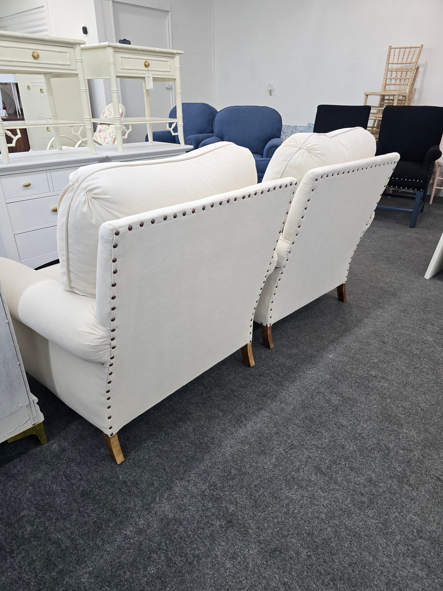 Set of 2 cozy off white re upholstered chairs