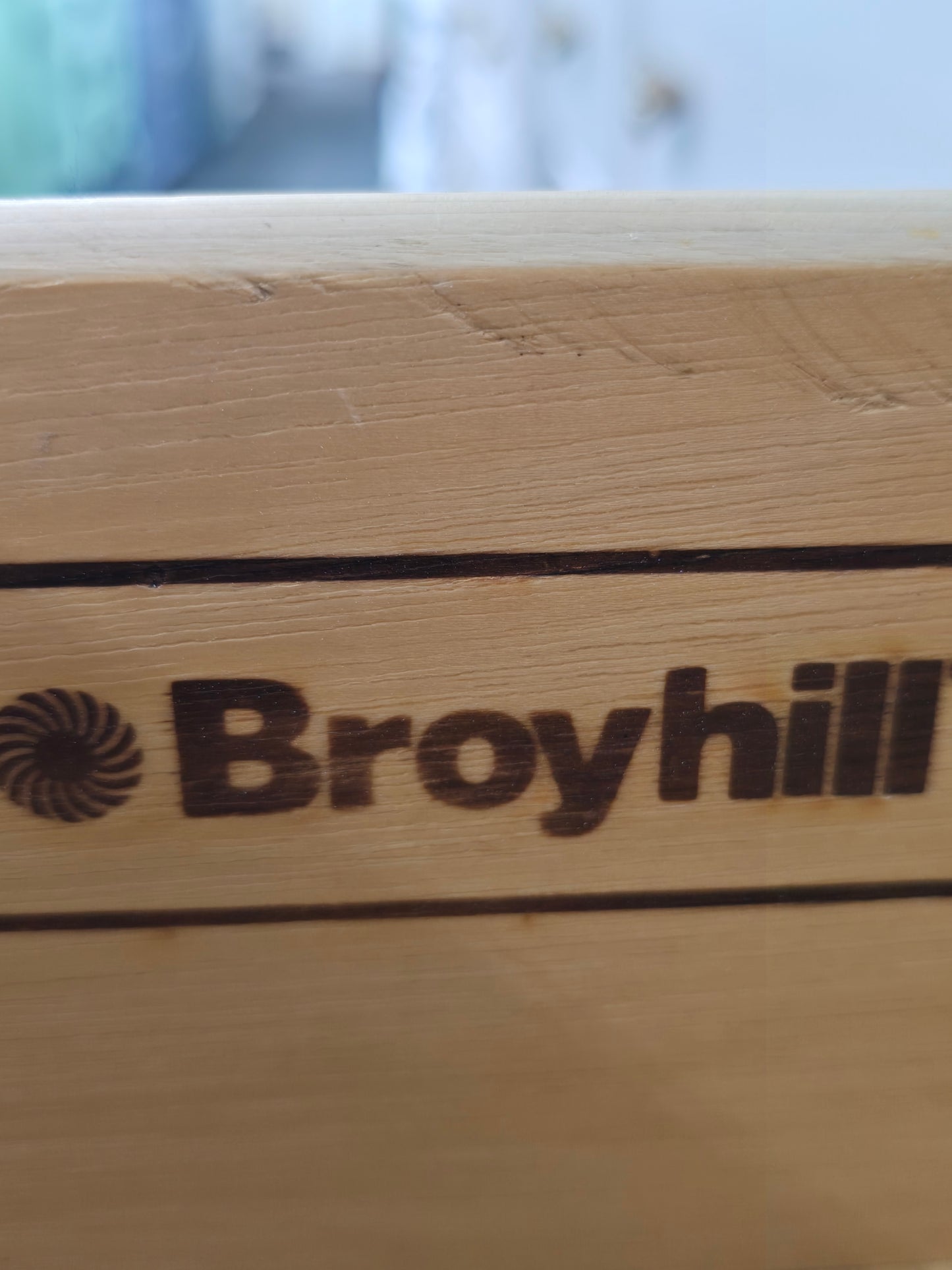 Broyhill cream beautiful dresser