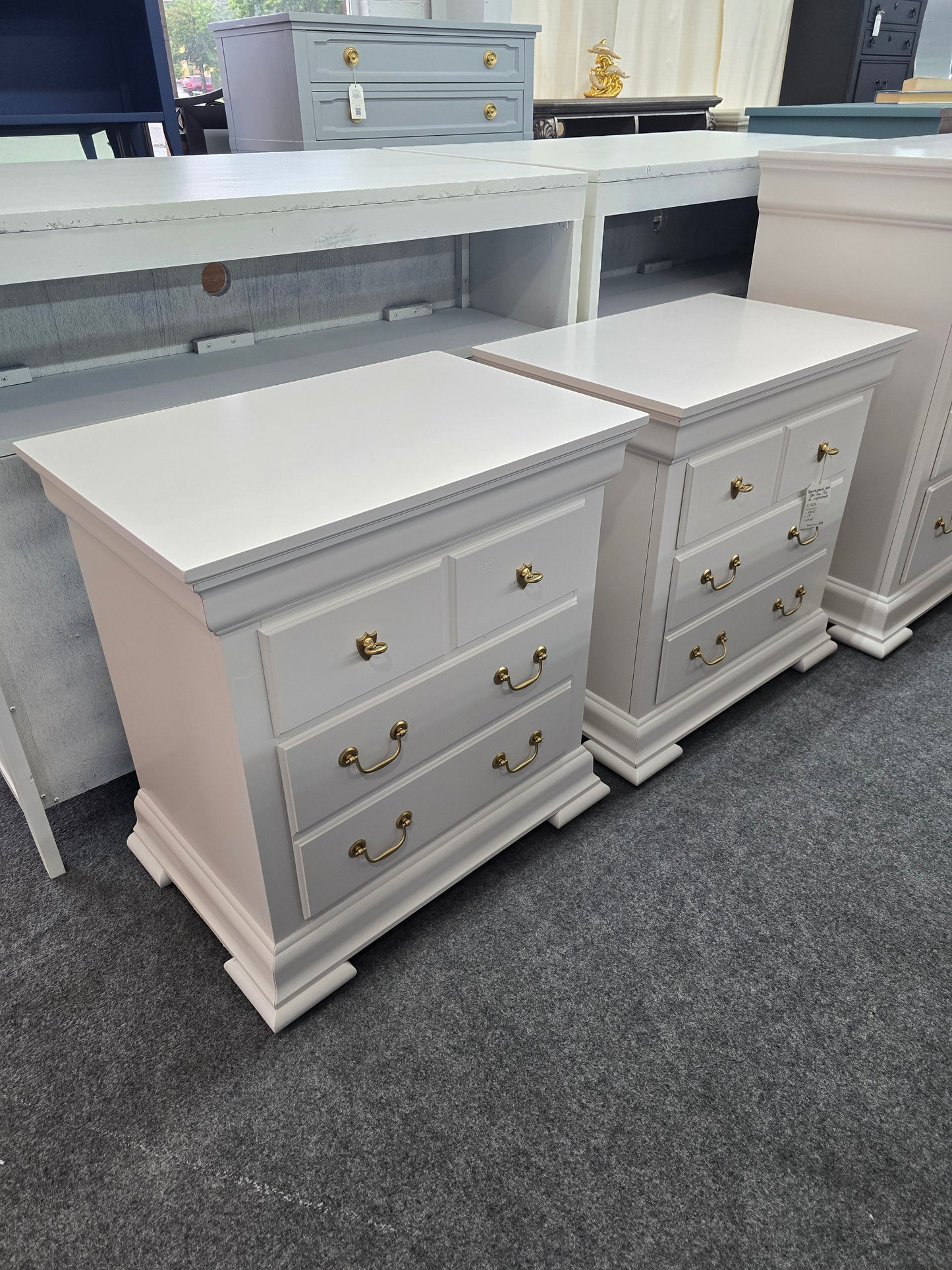 Pennsylvania House pale pink pair of nightstands