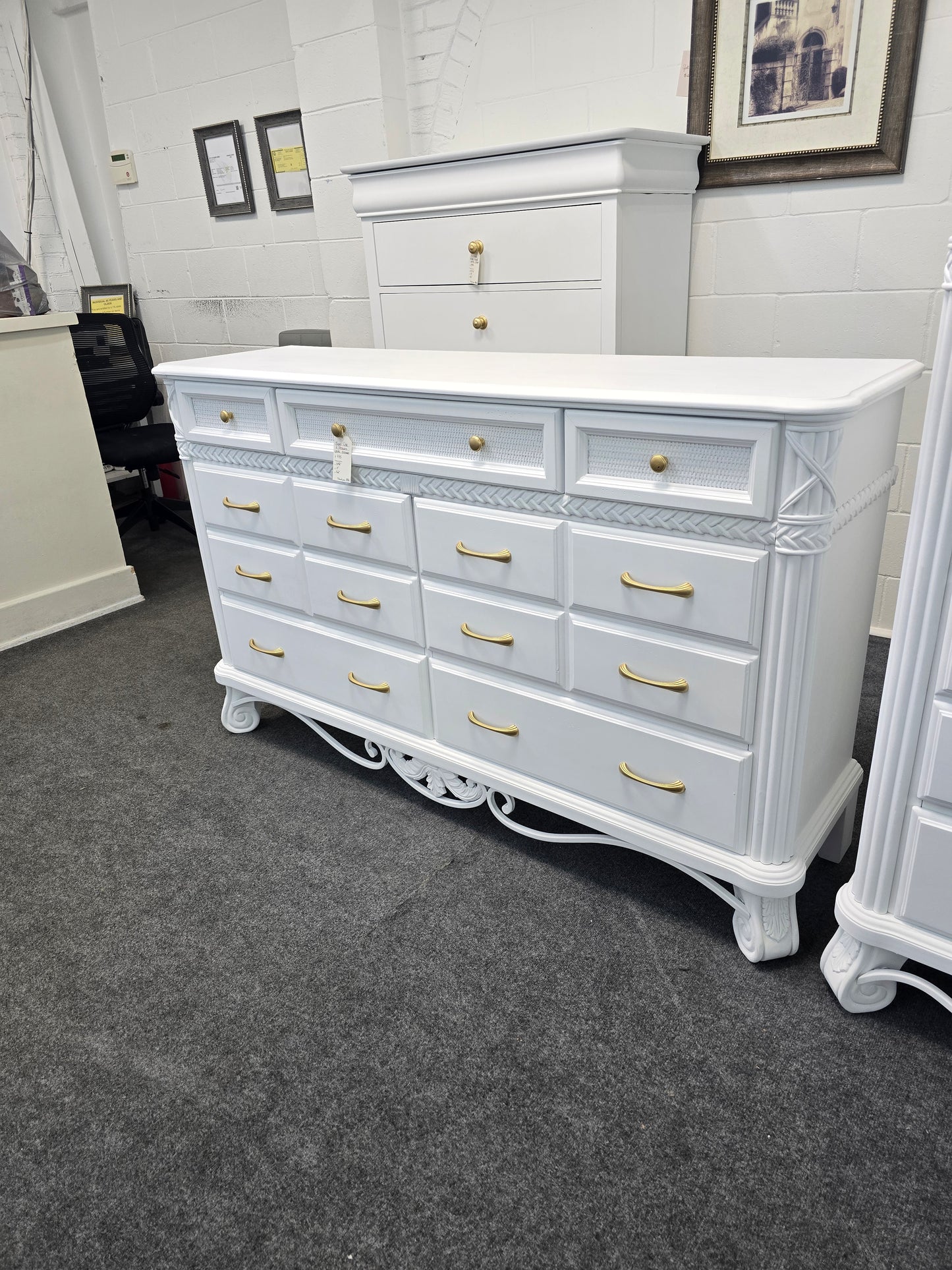 Super cute white 7 drawers dresser