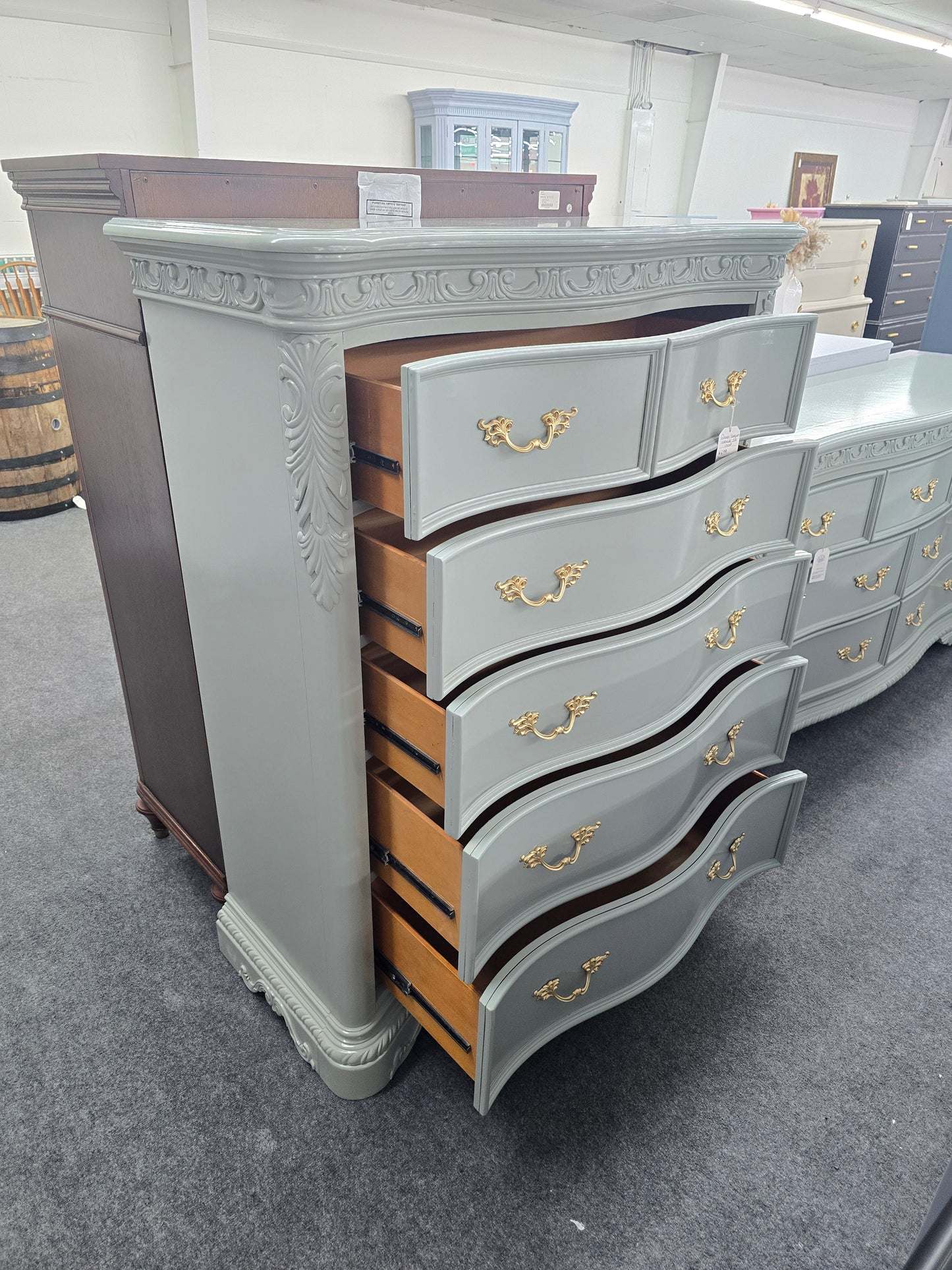Green carved lacquered chest