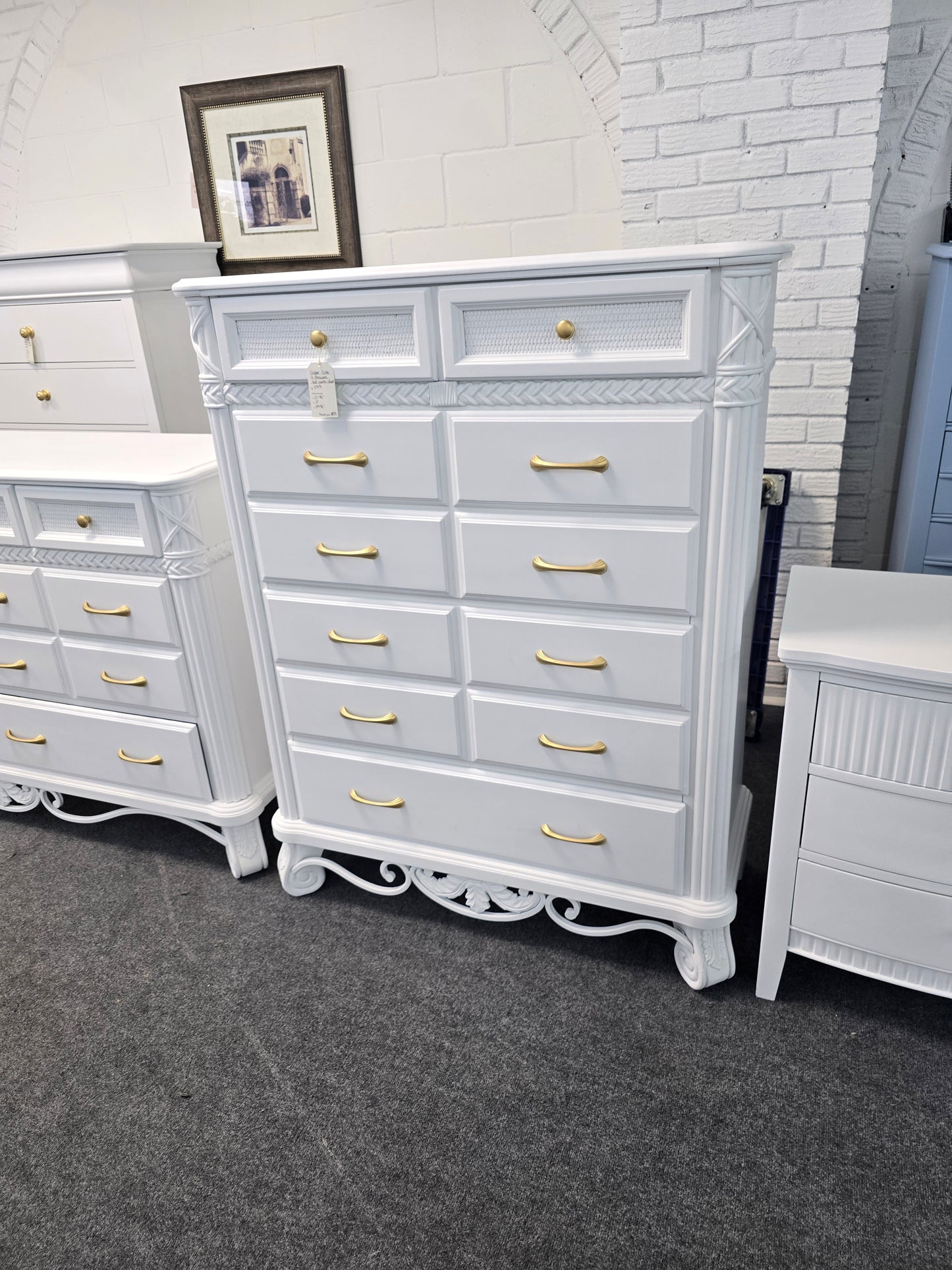 Super cute white 4 drawers chest