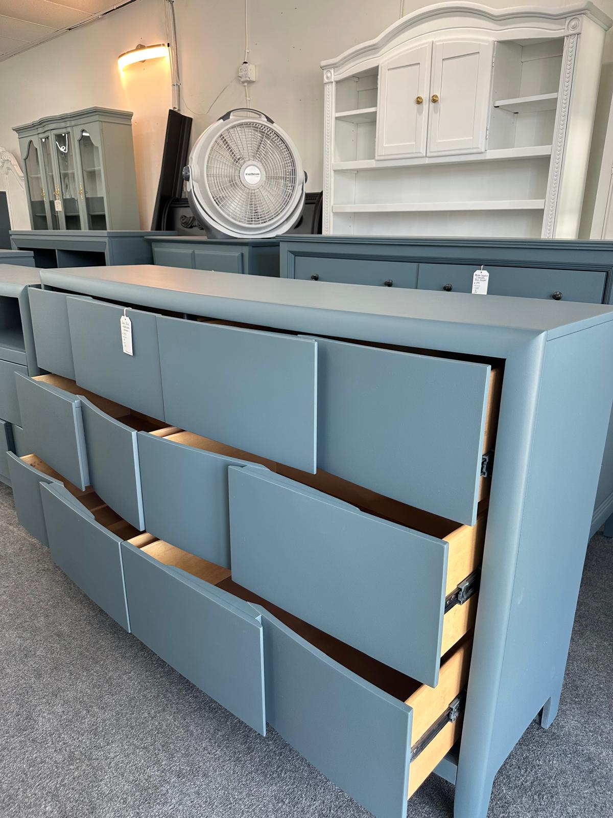 Dark blue layered 6 drawers dresser