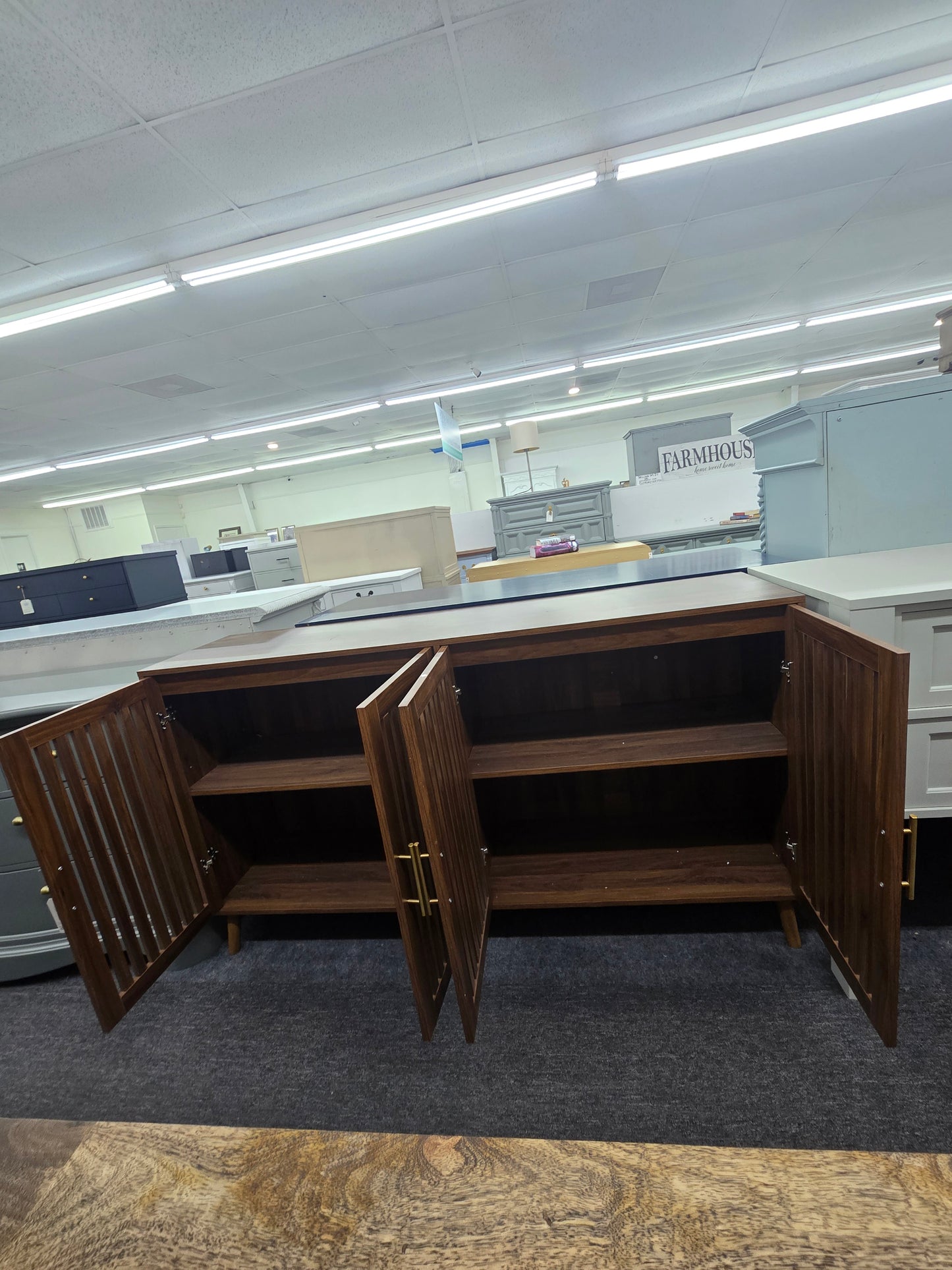 4 doors wooden cabinet