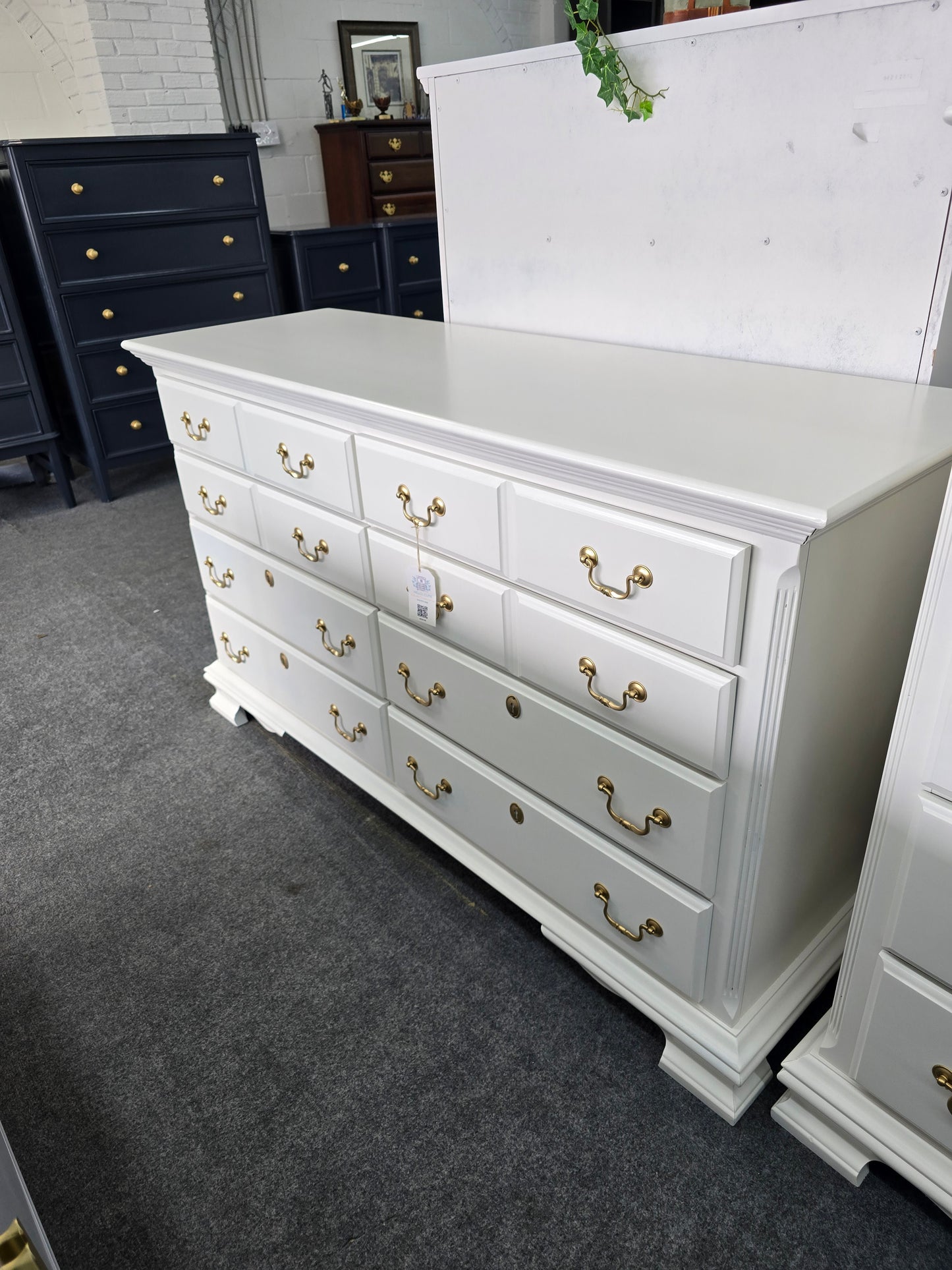 Kincaid solid wood off white dresser