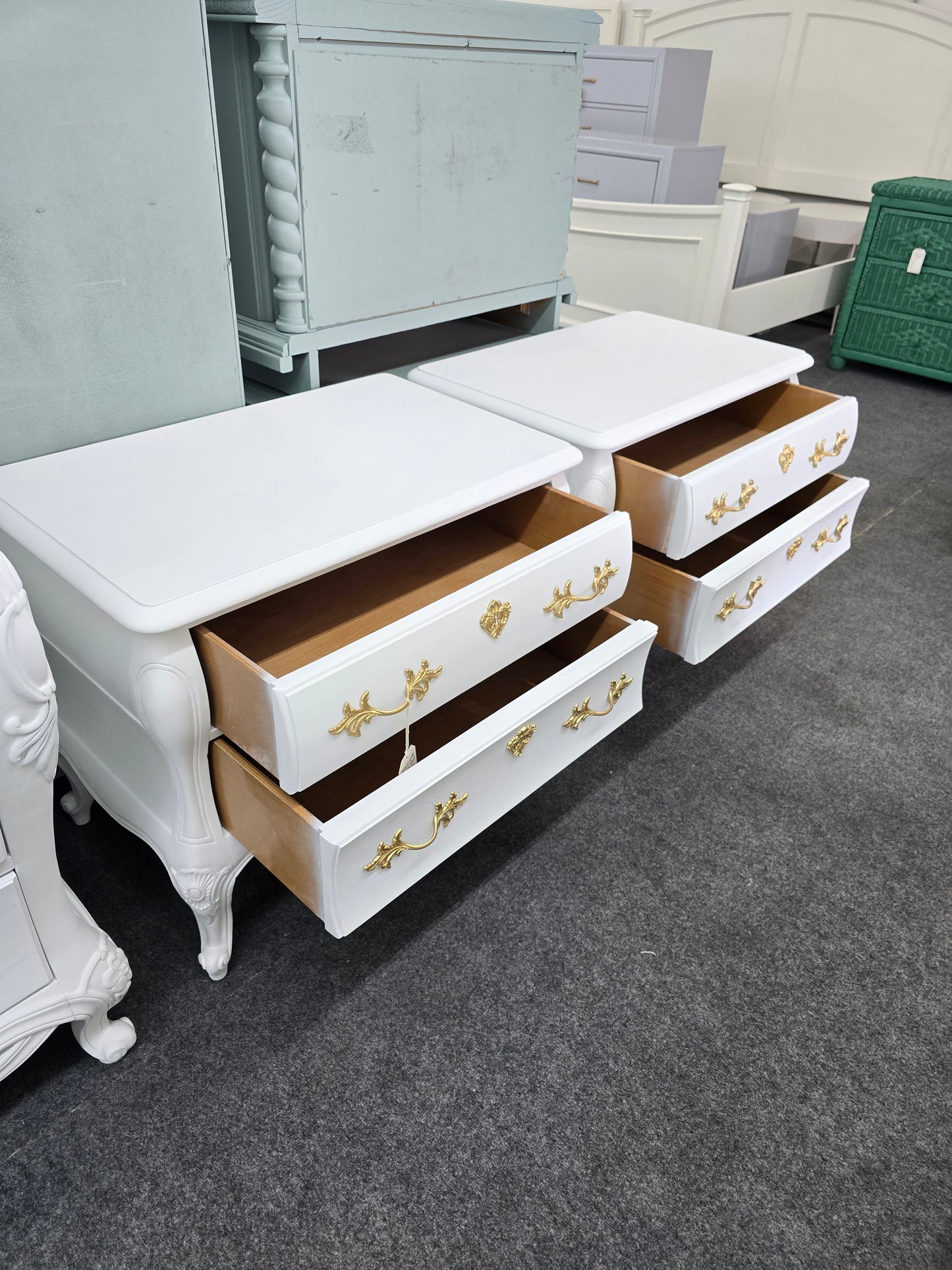 Century Louis XV french 2 matching nightstands
