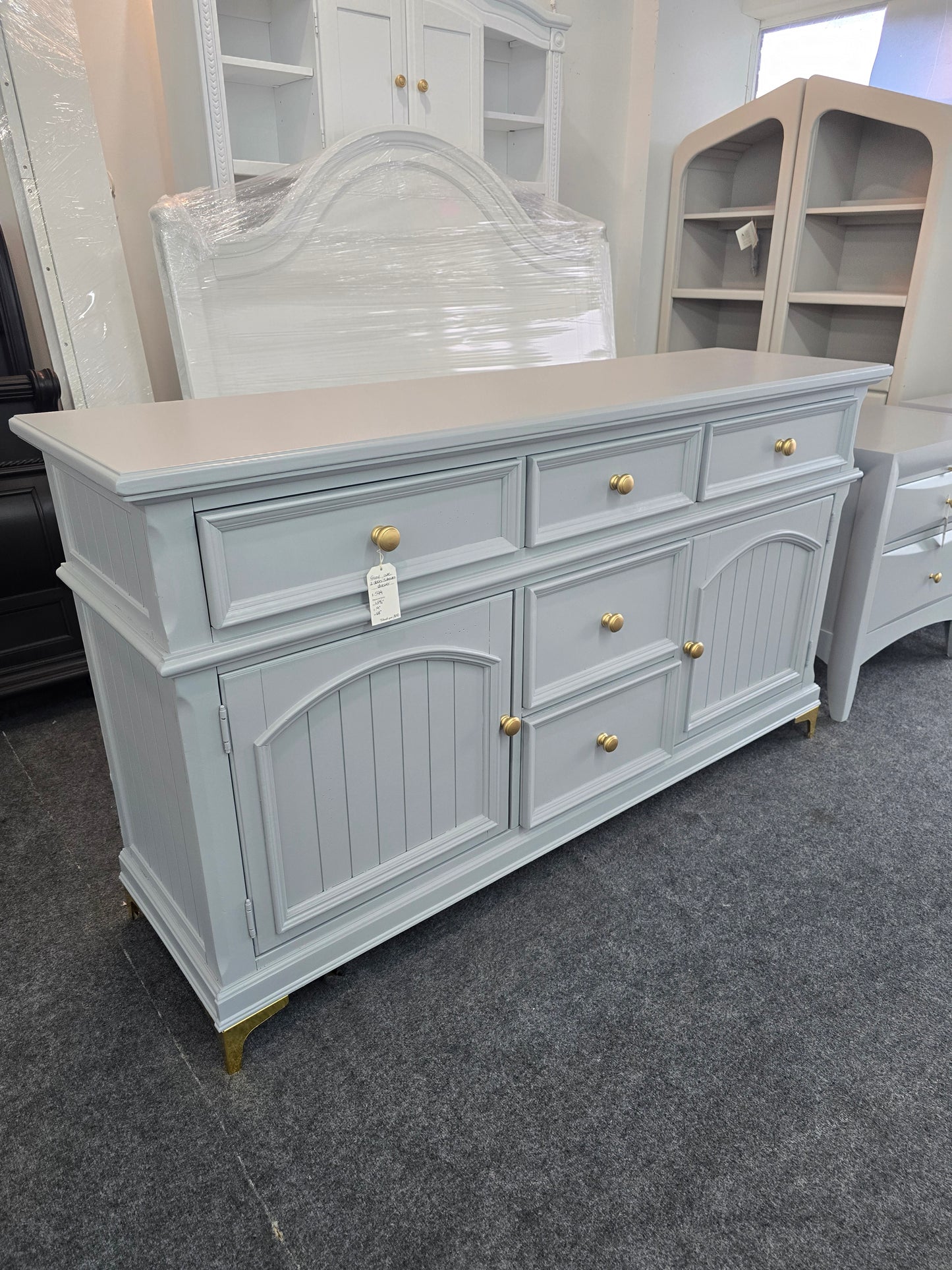 5 drawers / 2 doors gray dresser