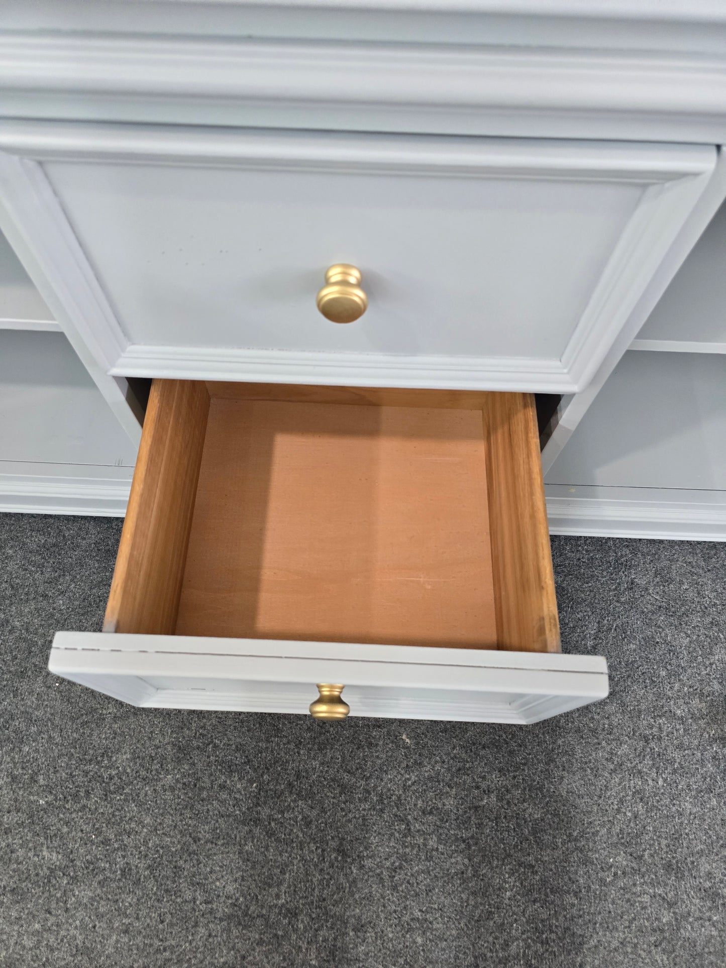 5 drawers / 2 doors gray dresser