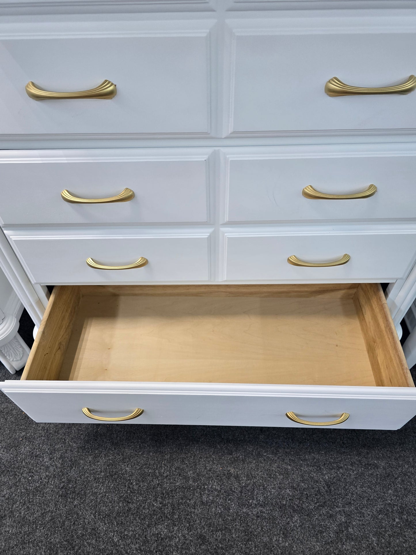 Super cute white 4 drawers chest