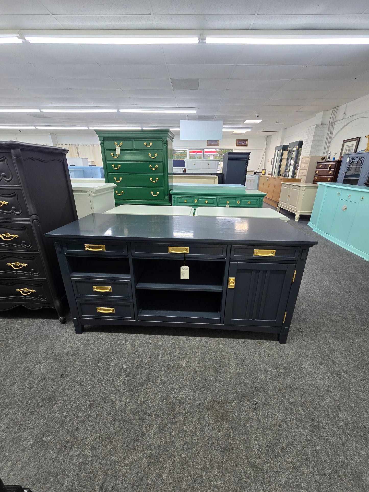 Inkwell lacquered media center