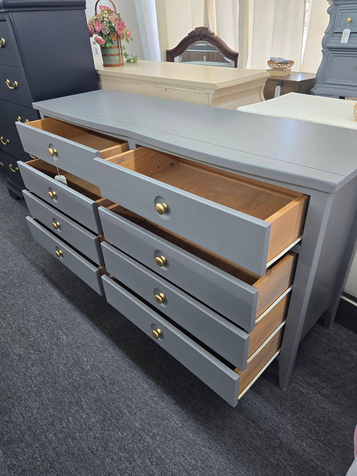8 drawers gray dresser
