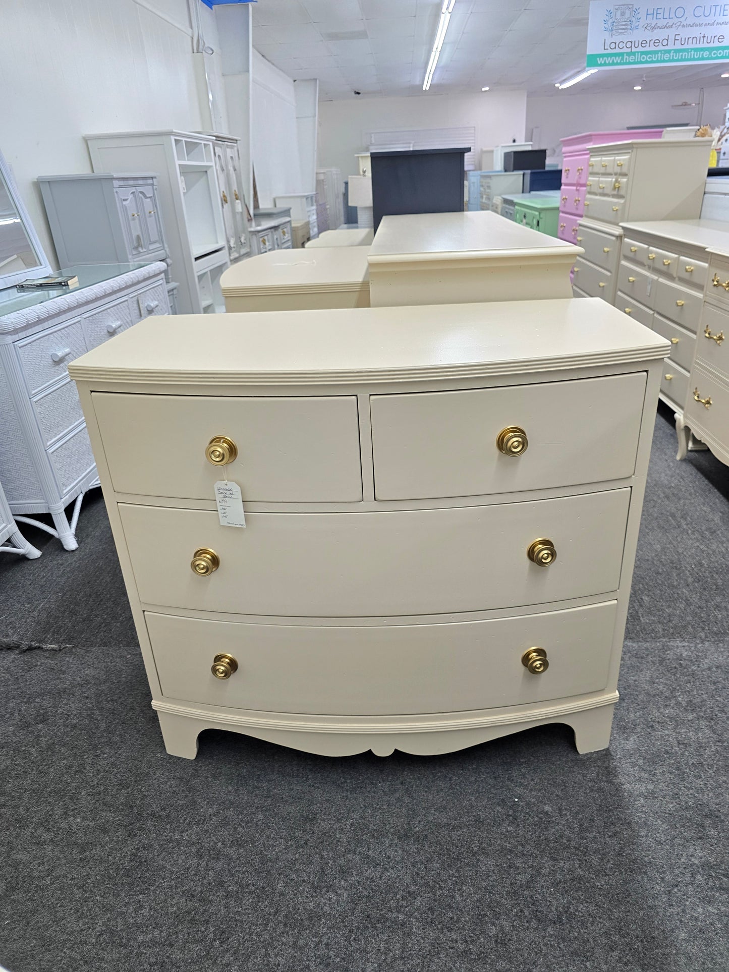 Lexington beige 4 drawers dresser
