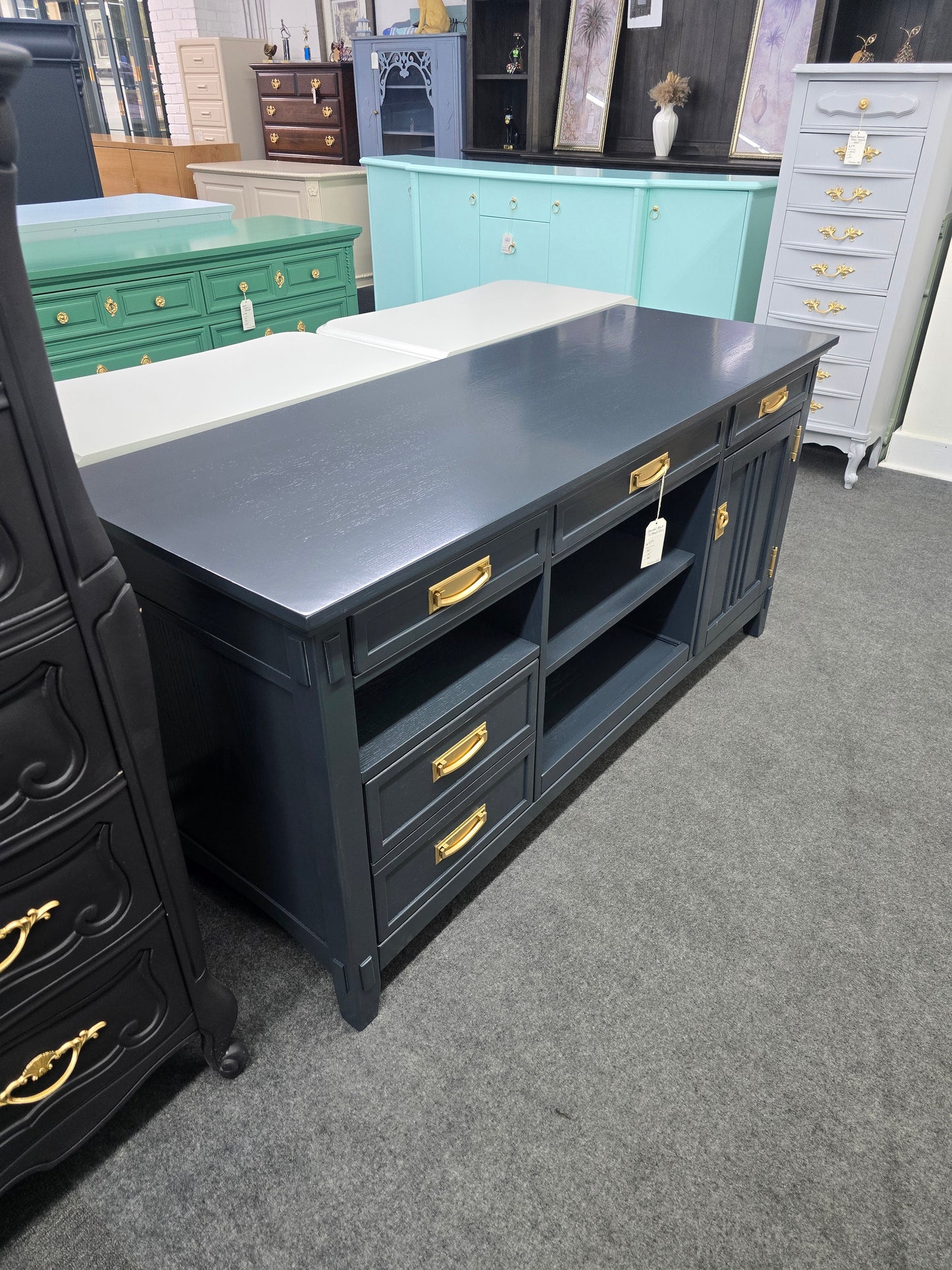 Inkwell lacquered media center