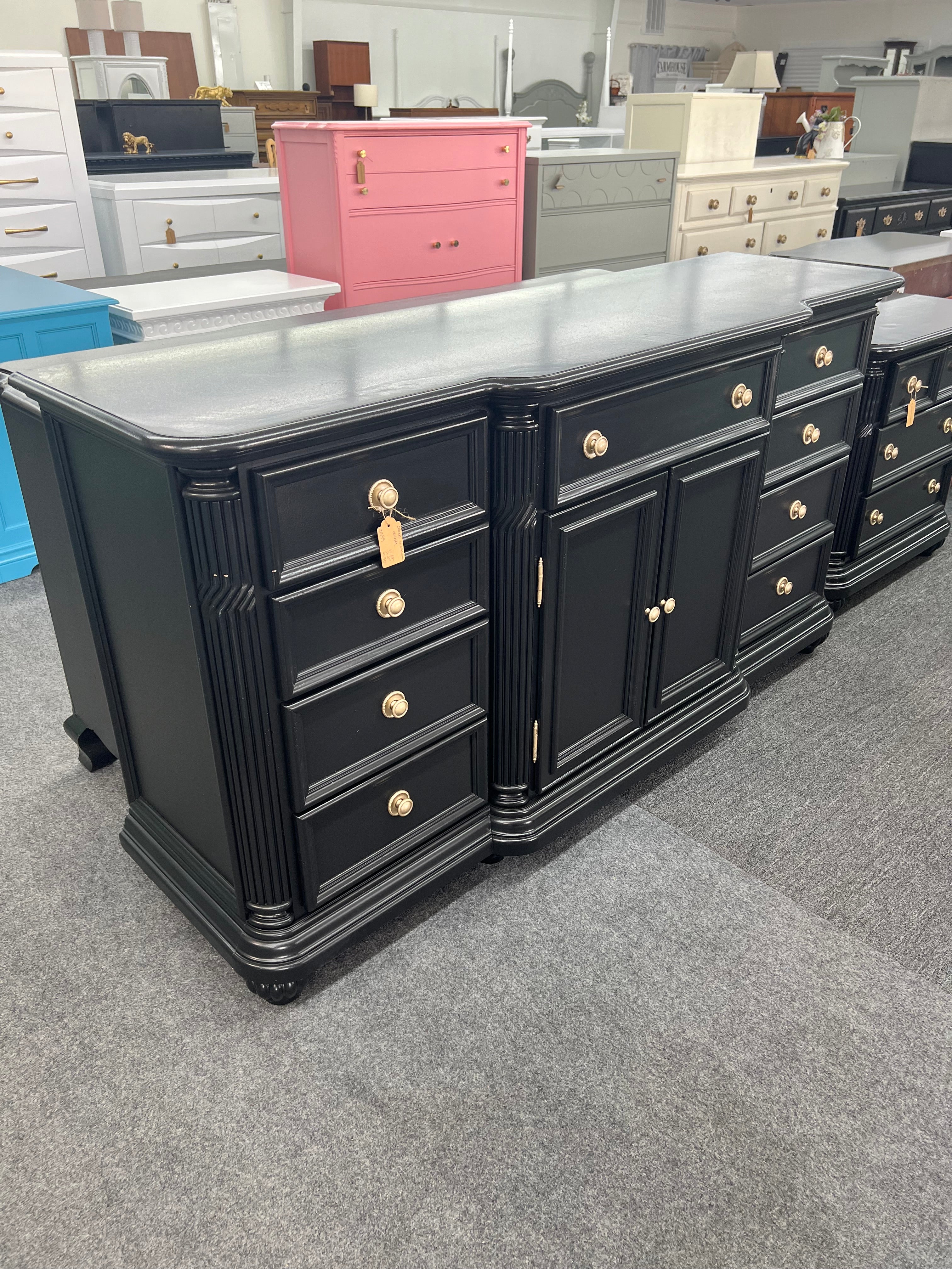 12 drawers black dresser