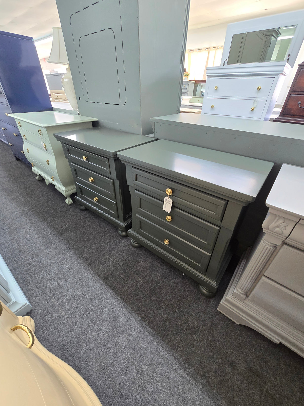 Green lacquered pair of nightstands
