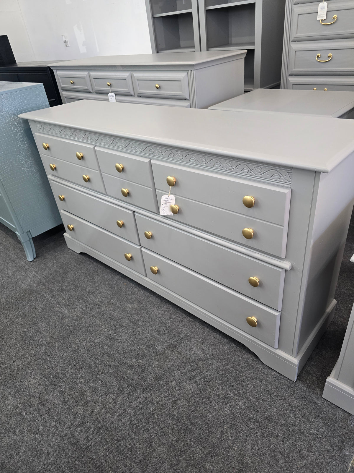 7 drawers gray long dresser