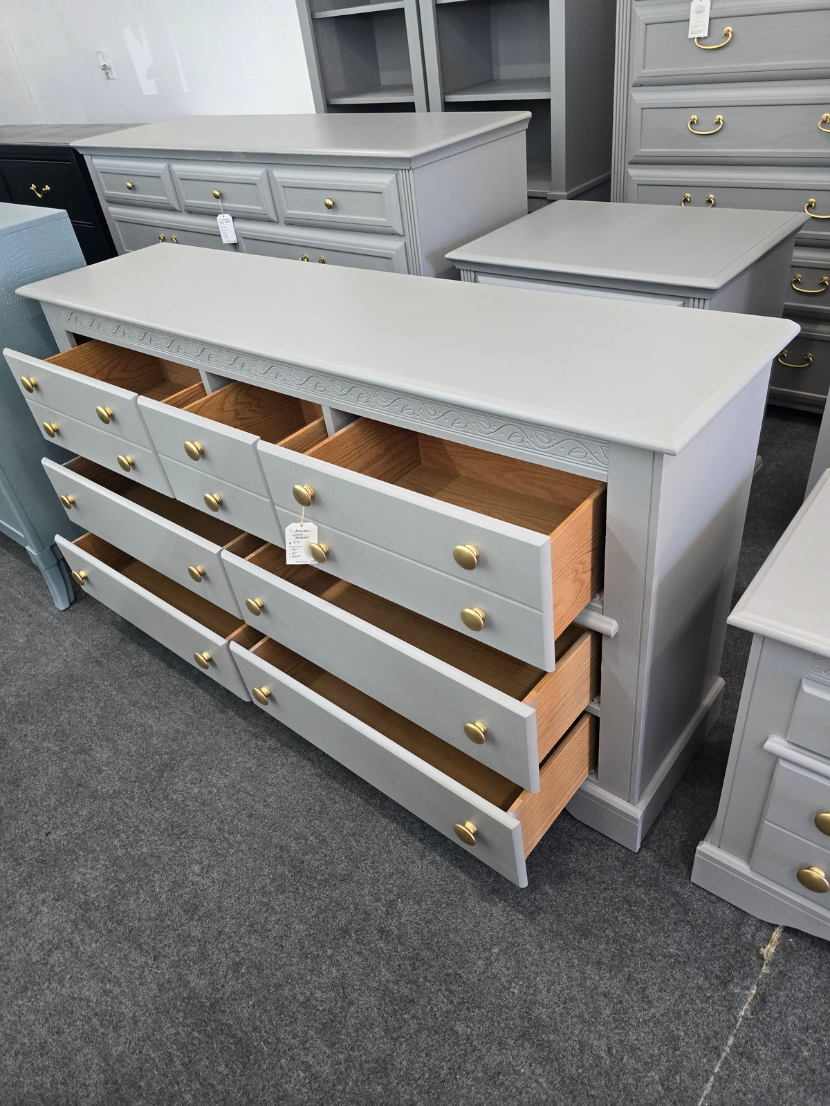 7 drawers gray long dresser