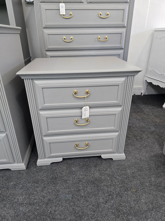 3 drawers gray nightstand