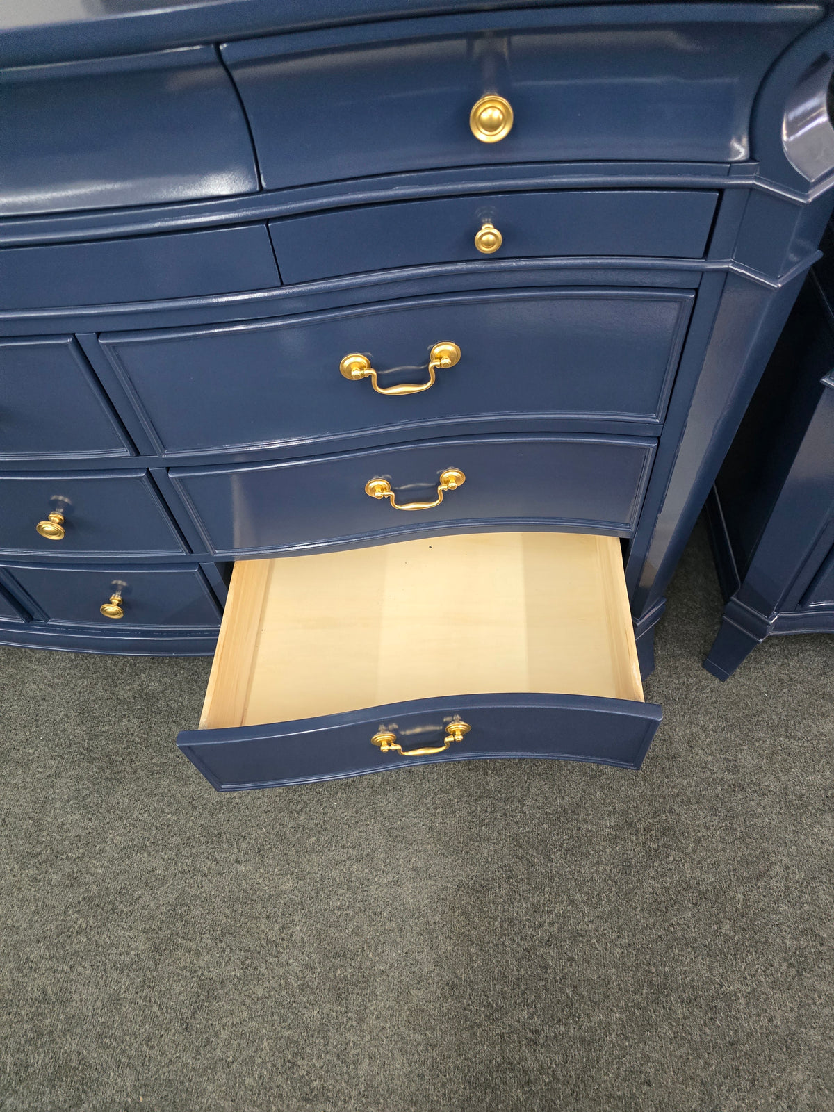 Naval lacquered 15 drawers dresser